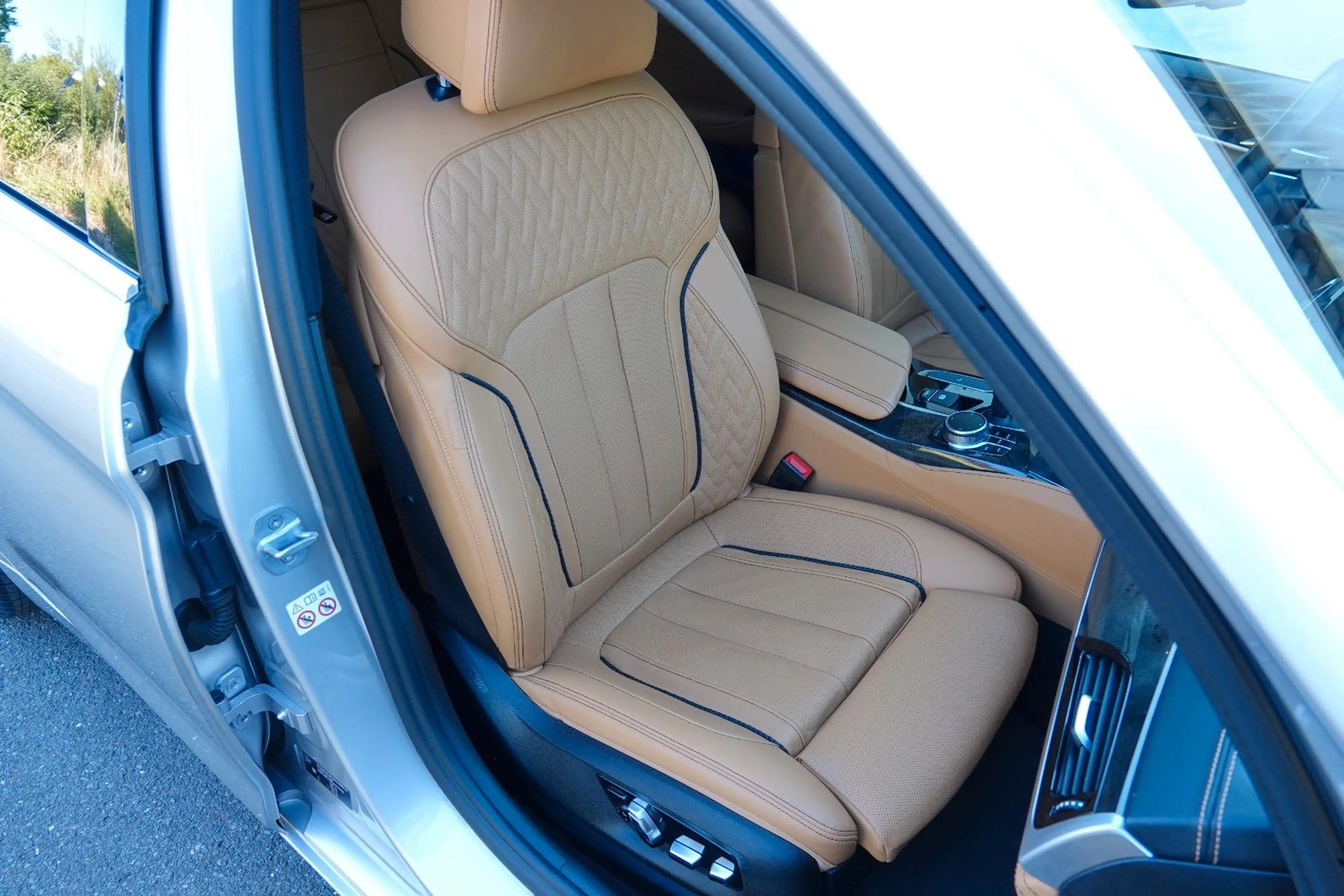 BMW 540 i xDrive *INDIVIDUAL *BOWERS & WILKINS*LUXURY — photo 15