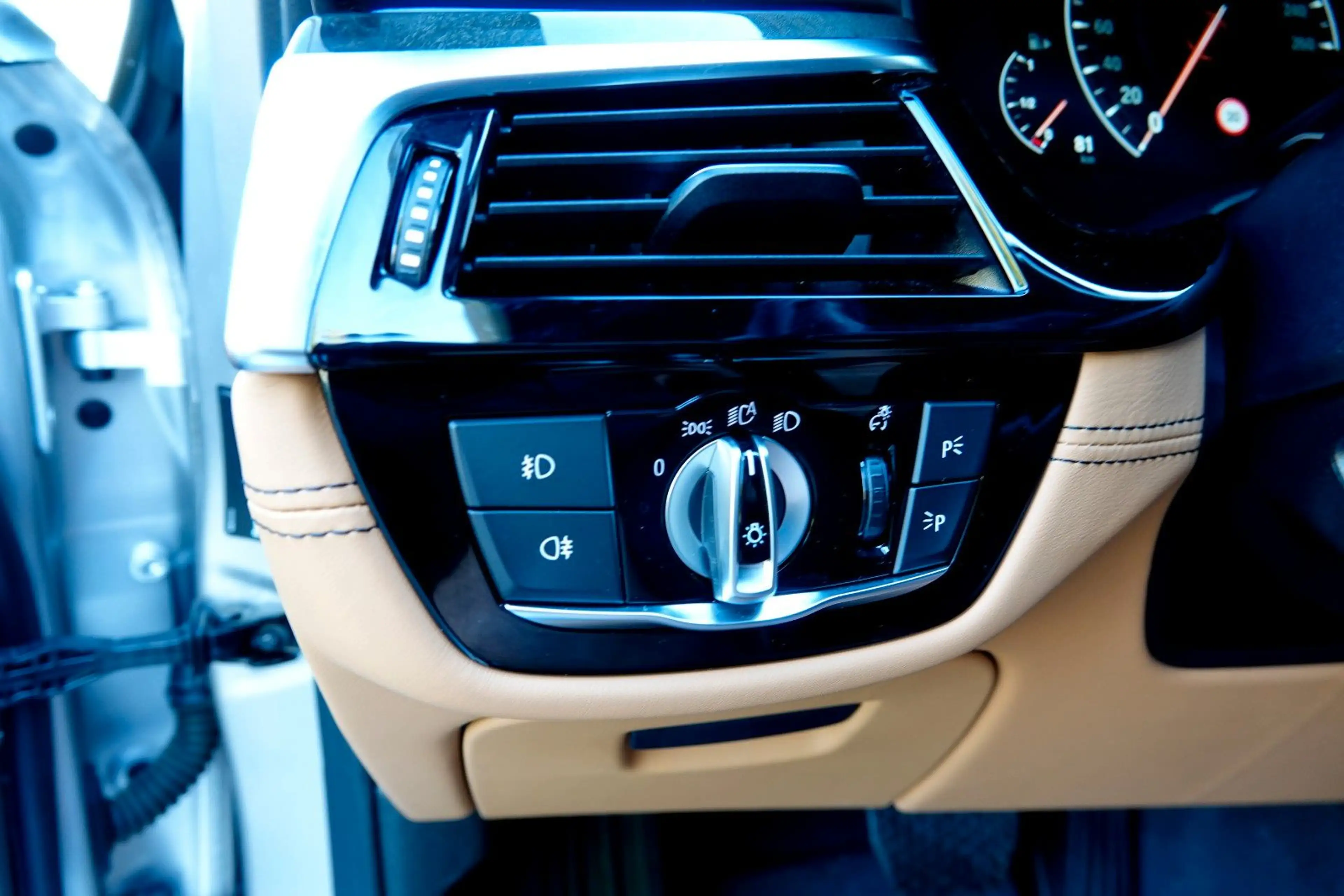 BMW 540 i xDrive *INDIVIDUAL *BOWERS & WILKINS*LUXURY — photo 11