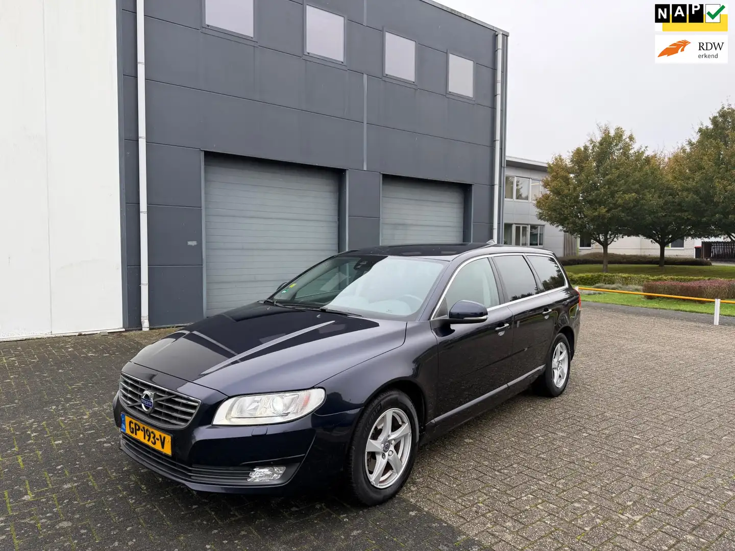 Volvo V70 2.0 D4 Classic Edition 2015 Diesel Bleu - 1