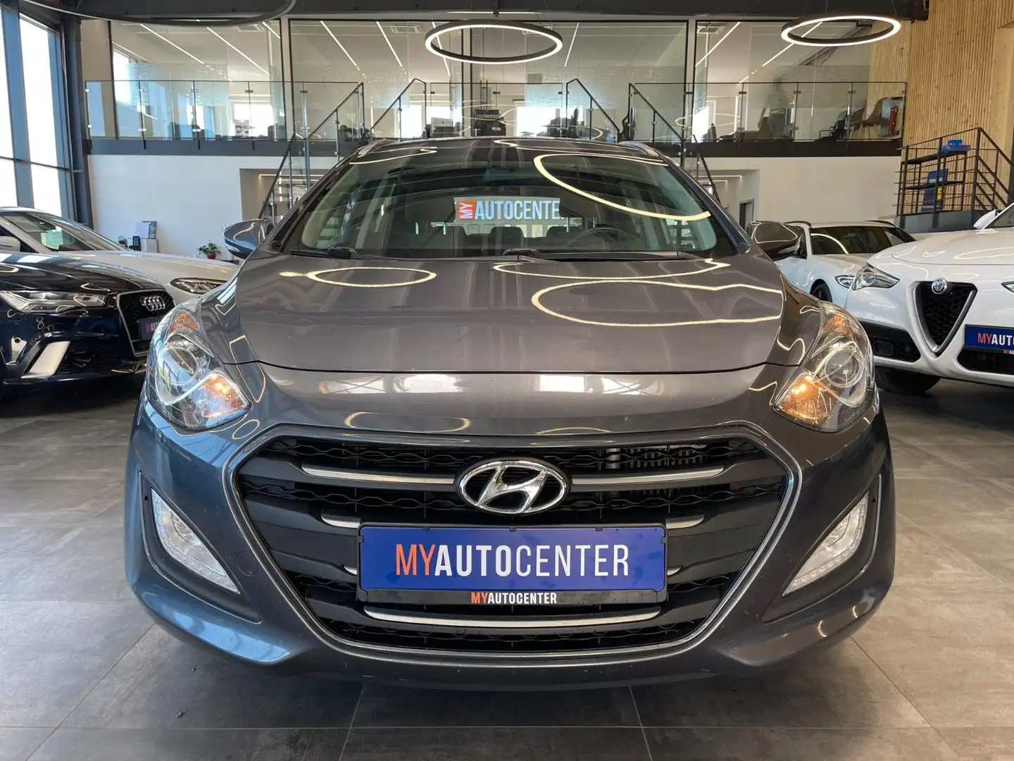 Hyundai i30 cw blue *TEMPOMAT*KAMERA*KLIMA*NAVI* Grau - 2