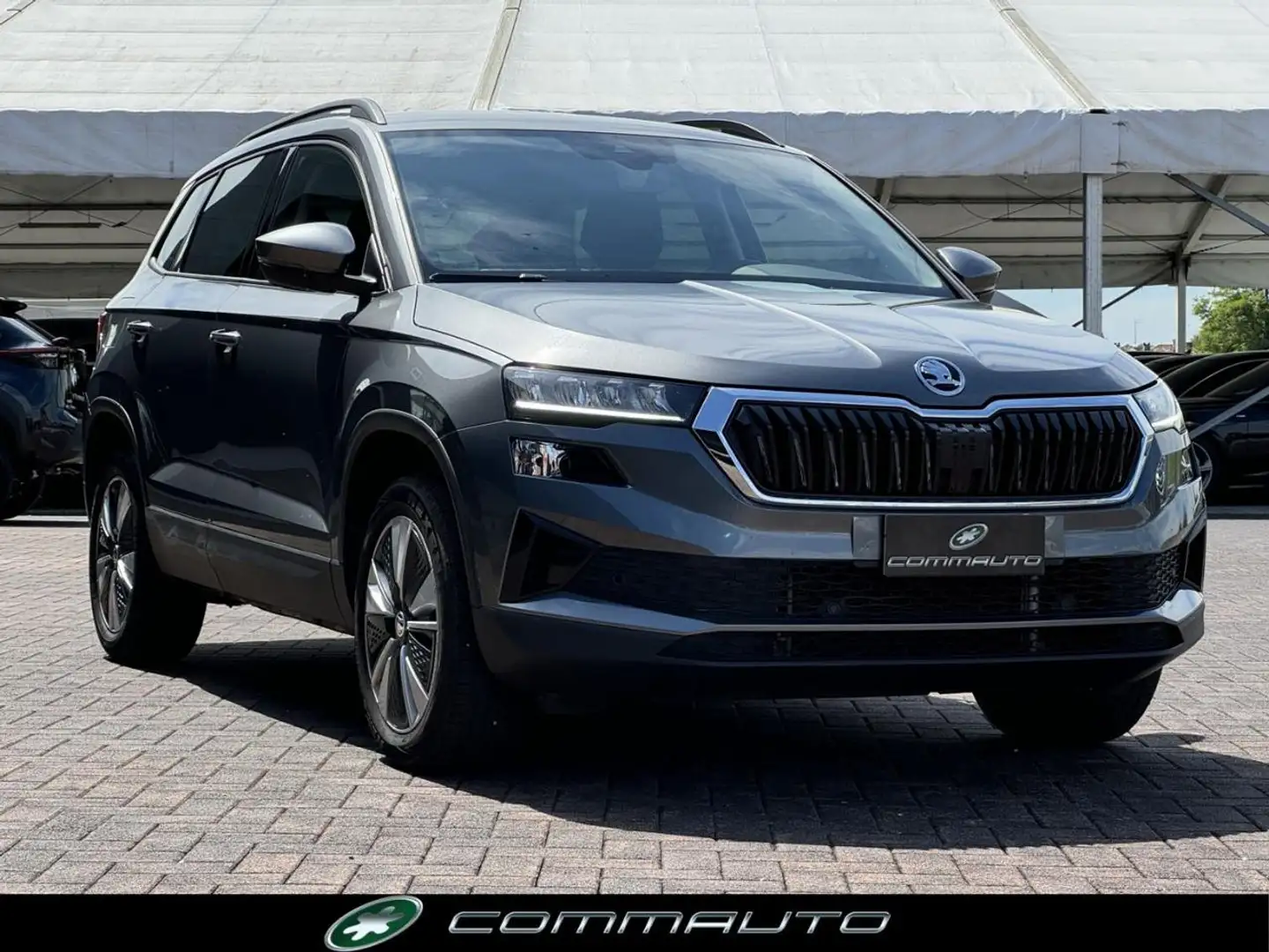 Skoda Karoq 1.5 TSI ACT DSG Executive Grigio - 2