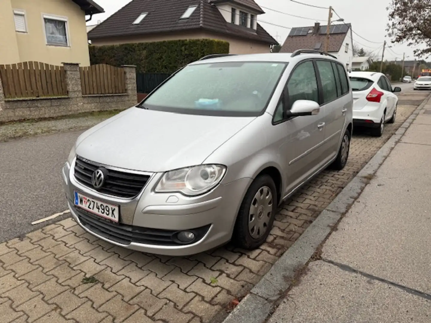 Volkswagen Touran Touran Edition BMT 1,9 TDI DPF Edition Silber - 1