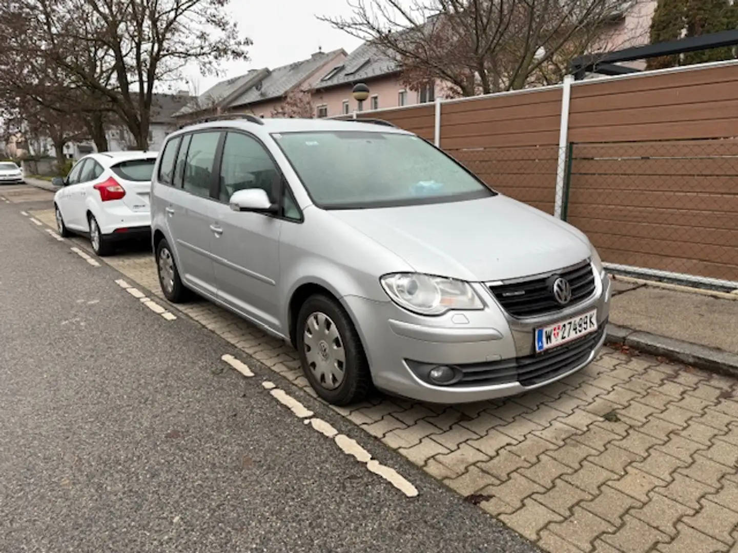 Volkswagen Touran Touran Edition BMT 1,9 TDI DPF Edition Silber - 2