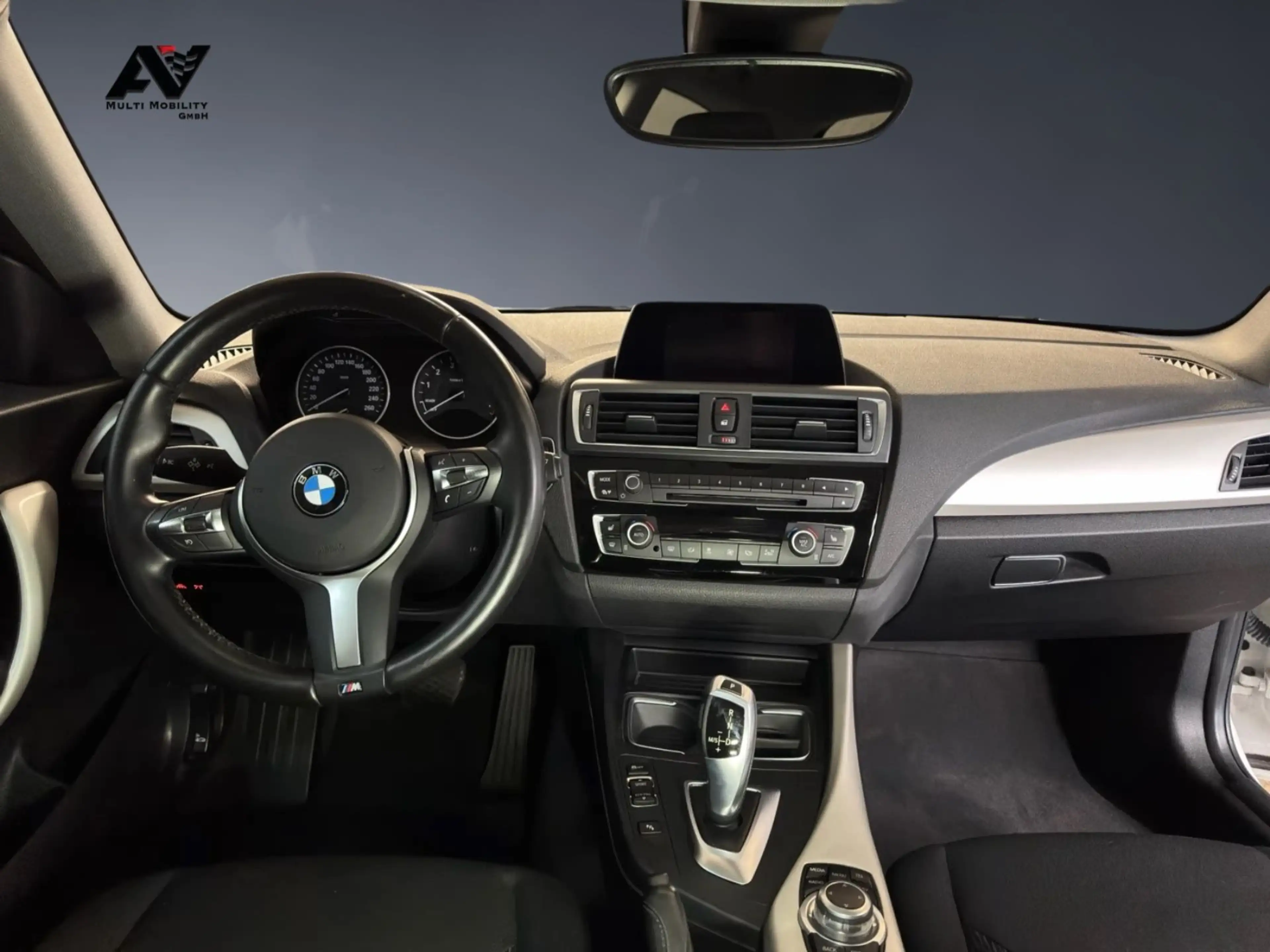 BMW 118 Lim. 118 i Adv. LED/Schiebedach/Memory/SHZ/SpurH — photo 9