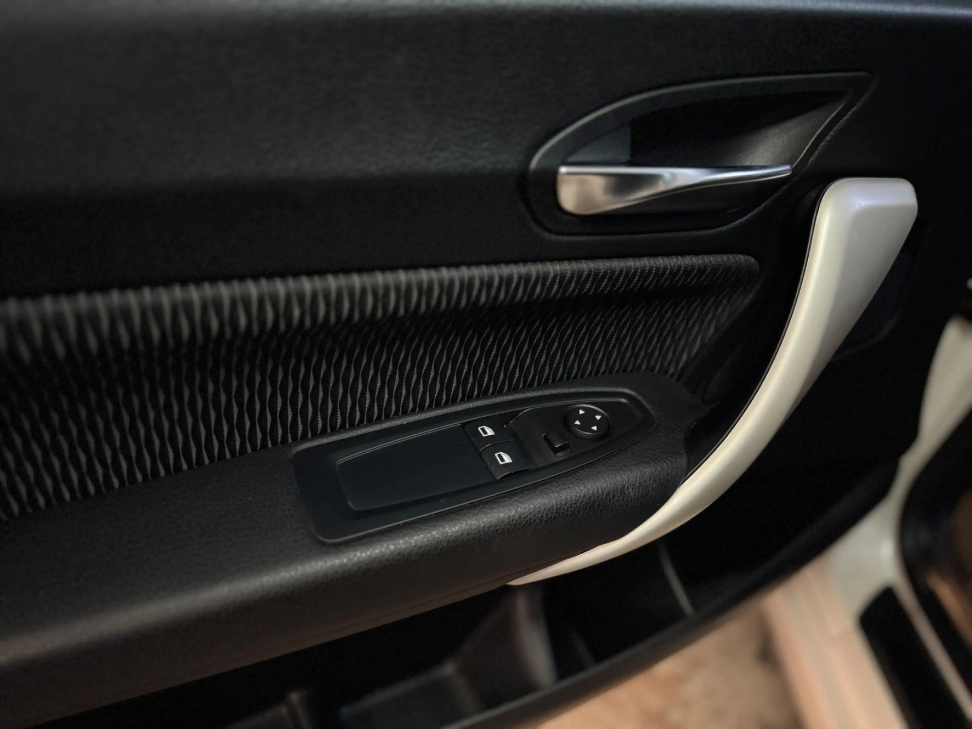 BMW 118 Lim. 118 i Adv. LED/Schiebedach/Memory/SHZ/SpurH — photo 15