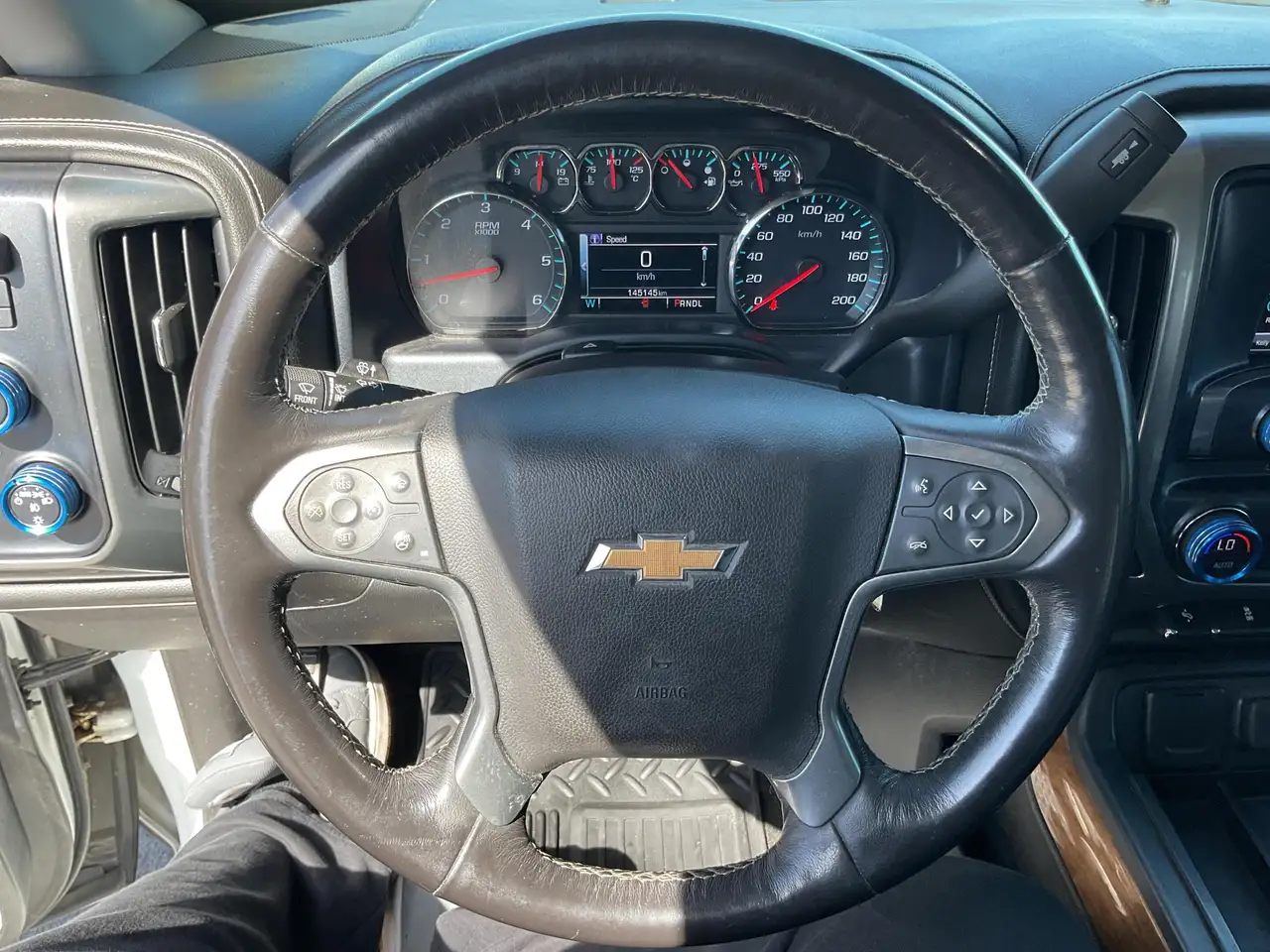 Chevrolet Silverado 1500 снимка Chevrolet Silverado 1500
