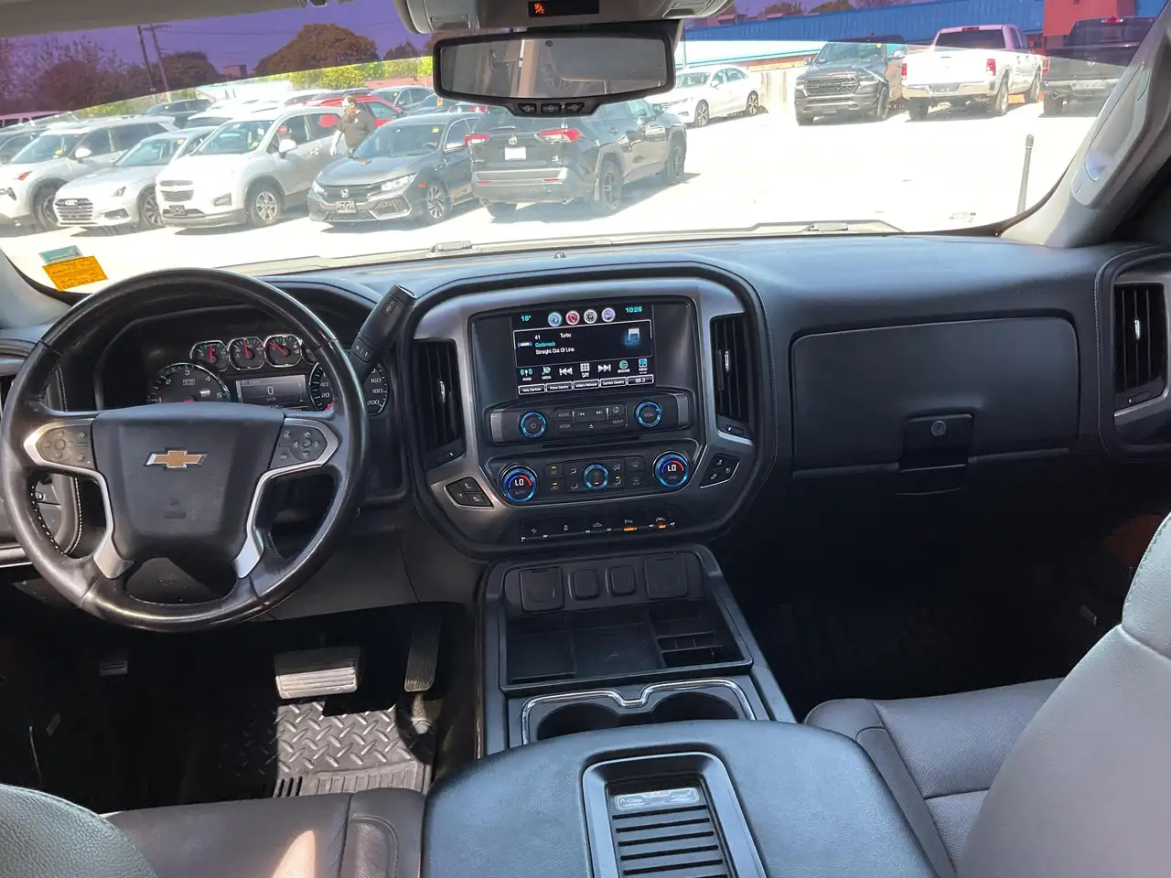 Chevrolet Silverado 1500 снимка Chevrolet Silverado 1500