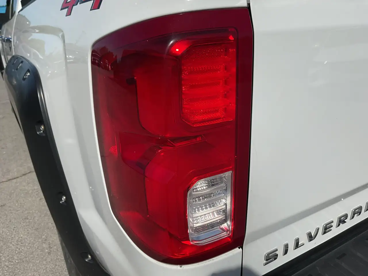 Chevrolet Silverado 1500 снимка Chevrolet Silverado 1500