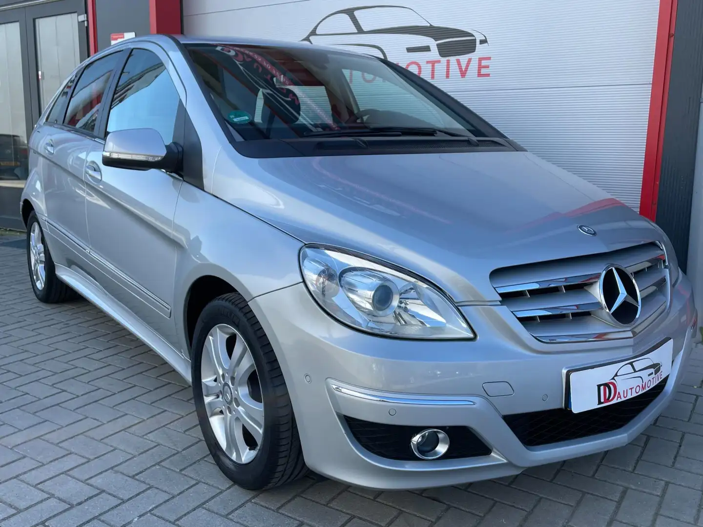 Mercedes-Benz B 180 Business Class AUT/PDC/CRUISE/AIRCO/WEINIGKM Gris - 2