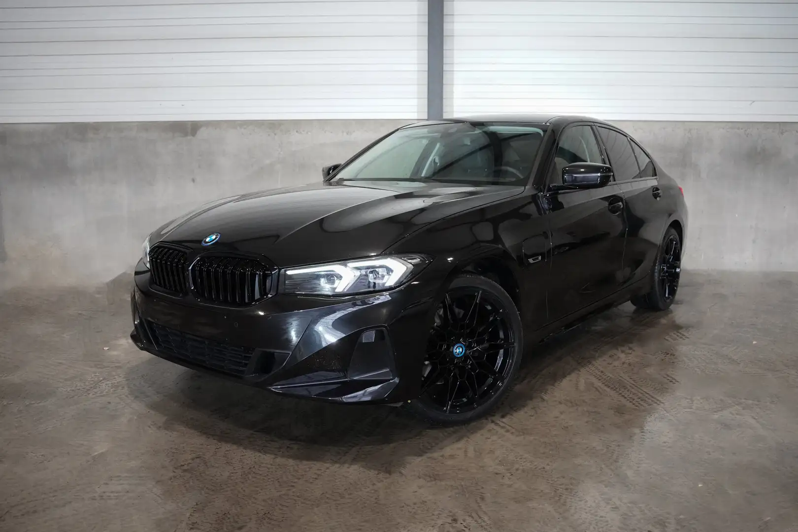 BMW 320 e✖ 19' PACK M | CARPLAY | GRAND ECRAN | TVA ✔ Noir - 1