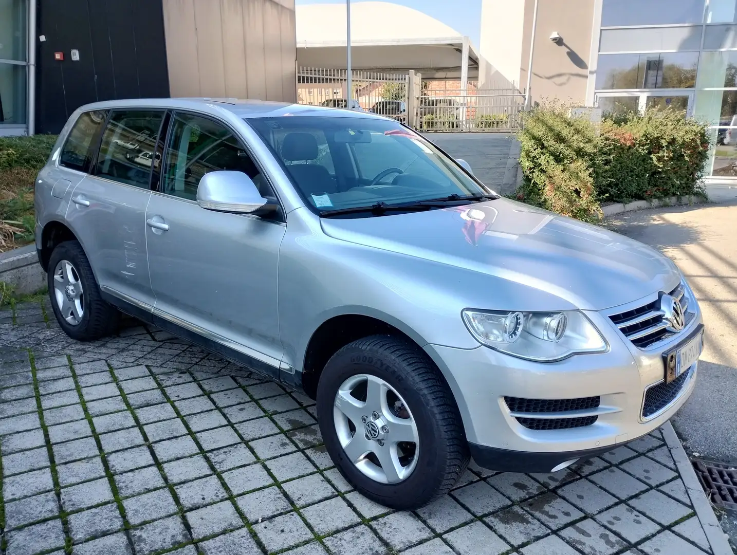 Volkswagen Touareg Touareg 2.5 tdi R5 dpf Argento - 1