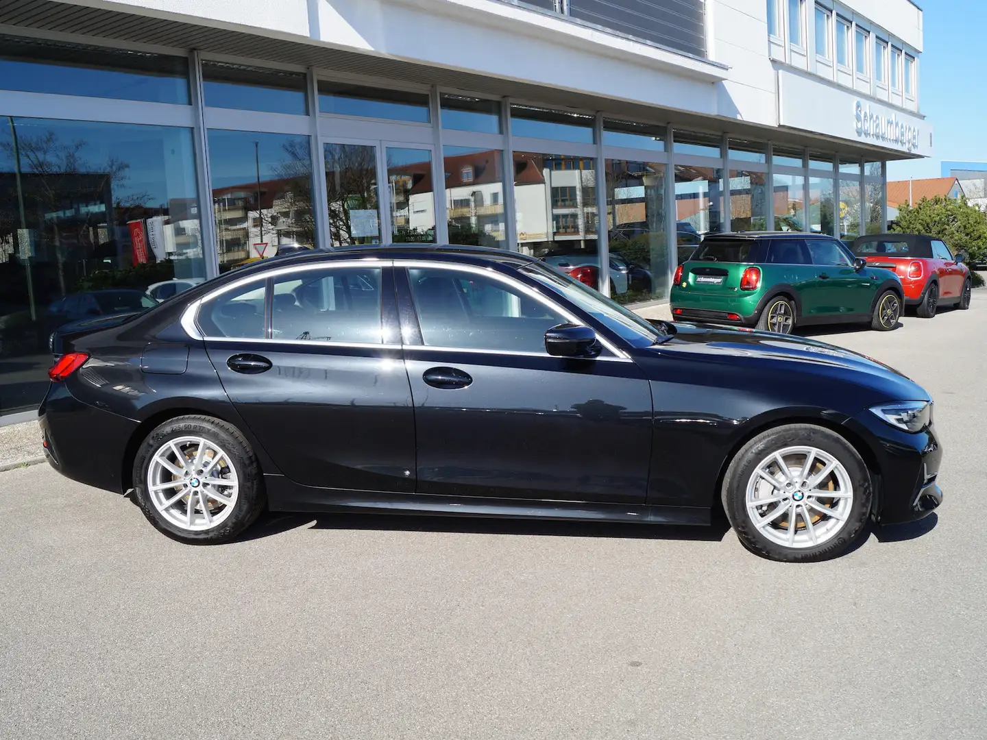 BMW 330 330d Aut. Limousine * Navi * LED * AHK * 1.Hd * Noir - 2