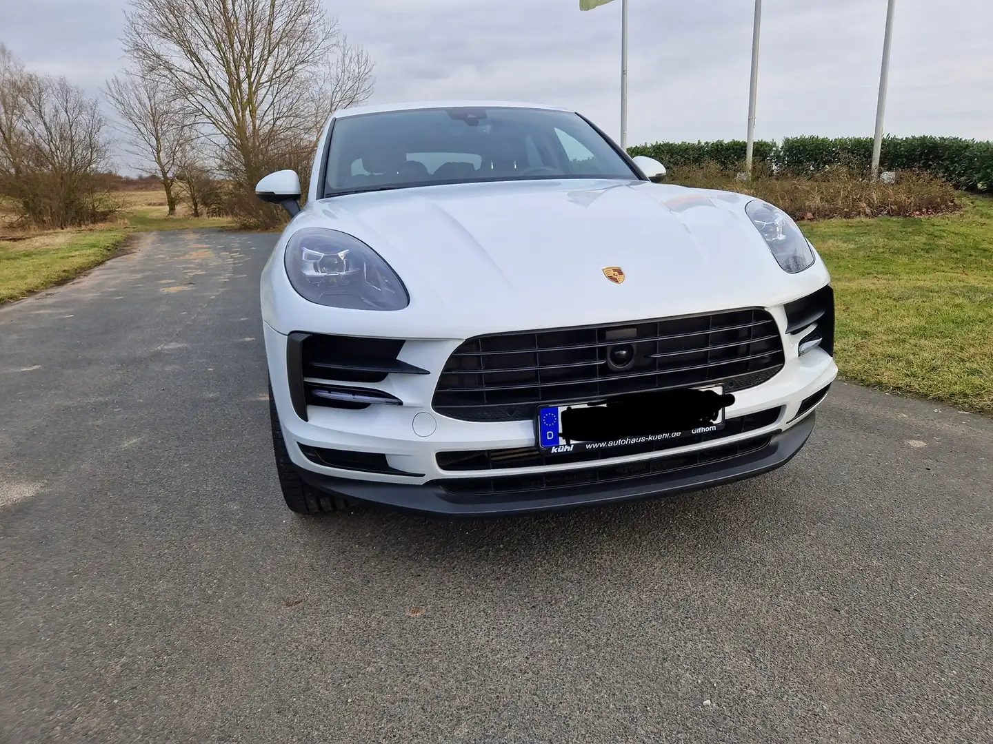 Porsche Macan Basis Weiß - 2
