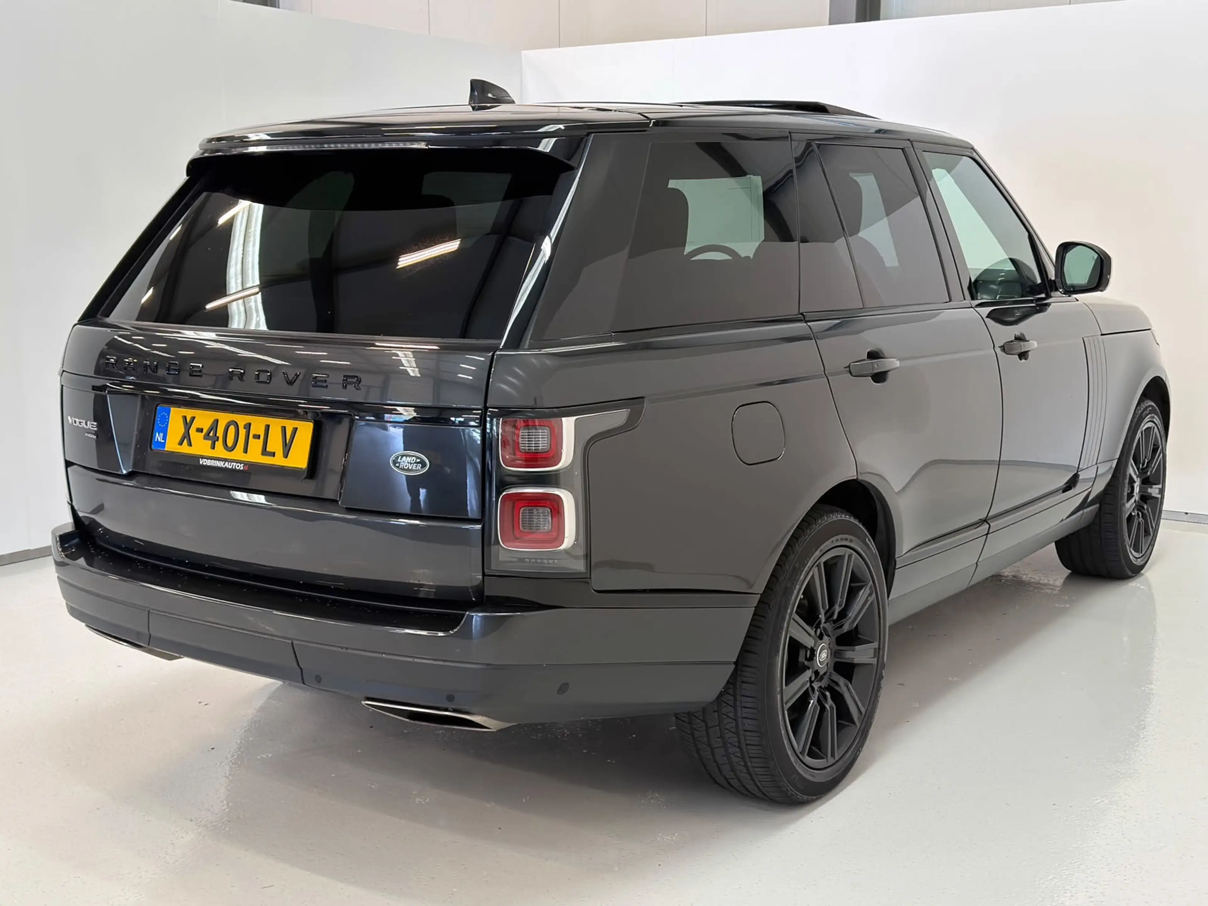 Land Rover Range Rover 2.0 P400e Vogue / Pano / Meridian / Memory — photo 5