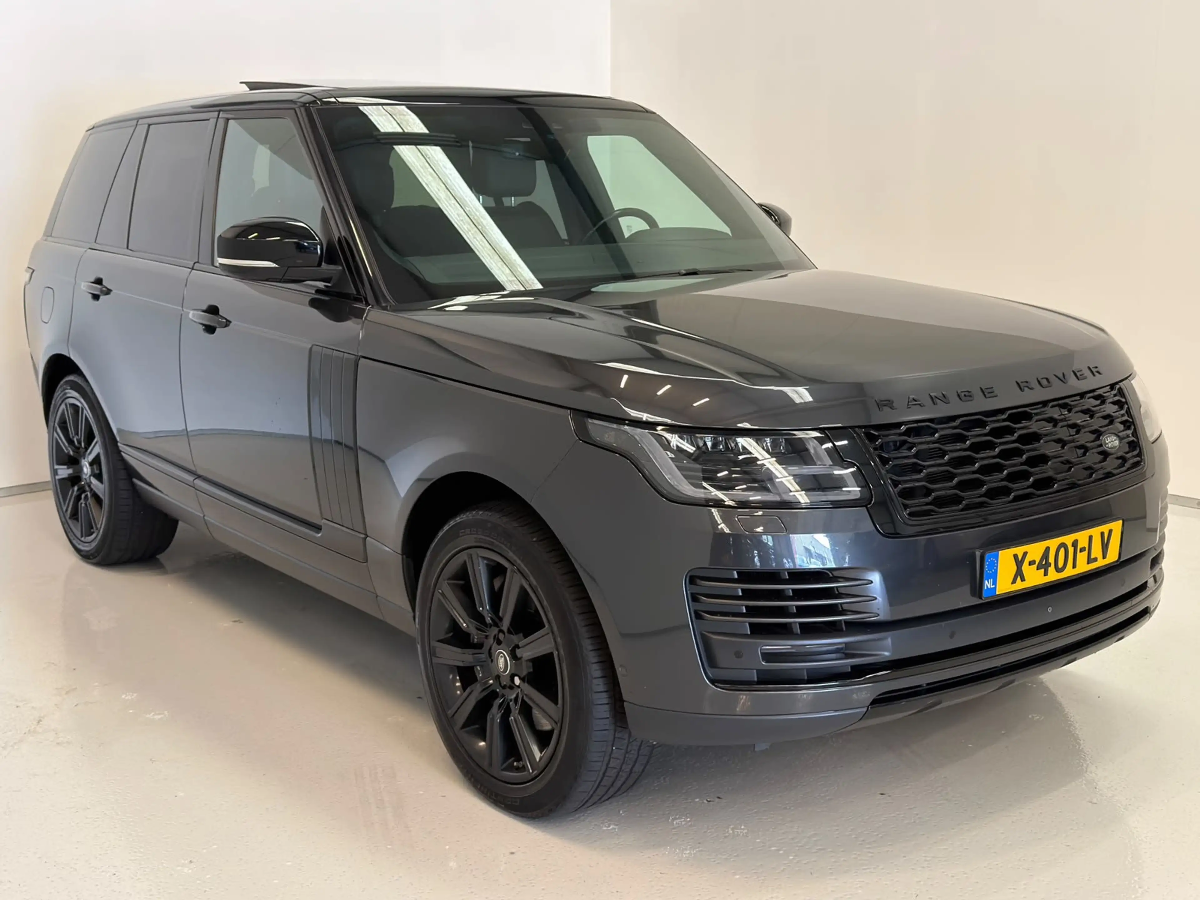 Land Rover Range Rover 2.0 P400e Vogue / Pano / Meridian / Memory — photo 2
