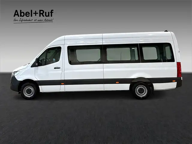 Mercedes-Benz Sprinter view 5