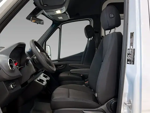 Mercedes-Benz Sprinter view 9