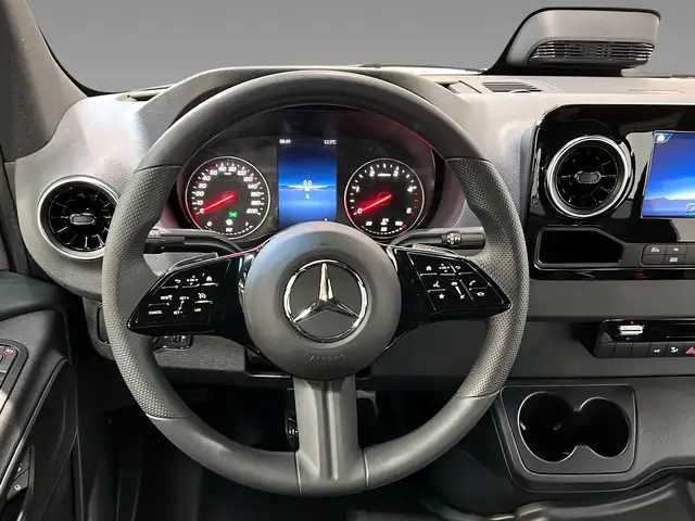 Mercedes-Benz Sprinter view 15