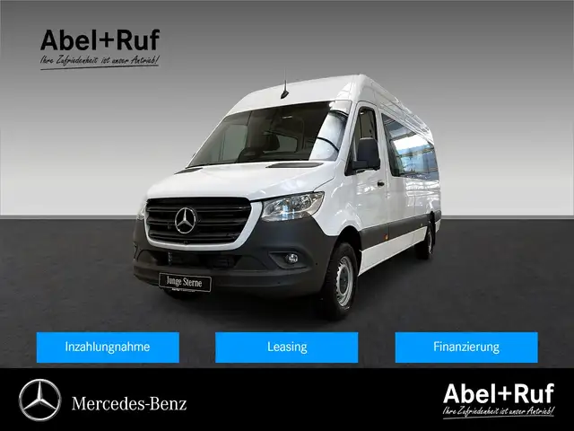 Mercedes-Benz Sprinter main image