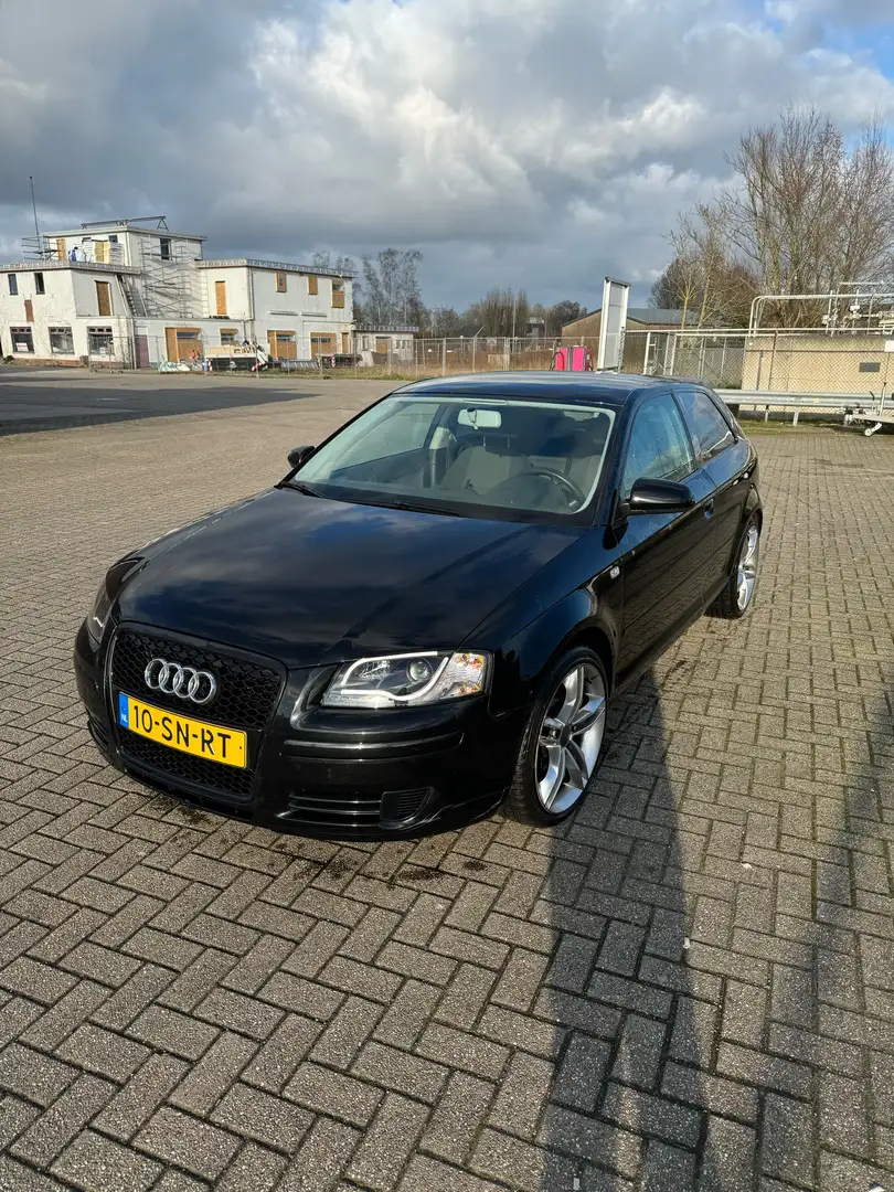 Audi A3 2.0 FSI Attraction Zwart - 1