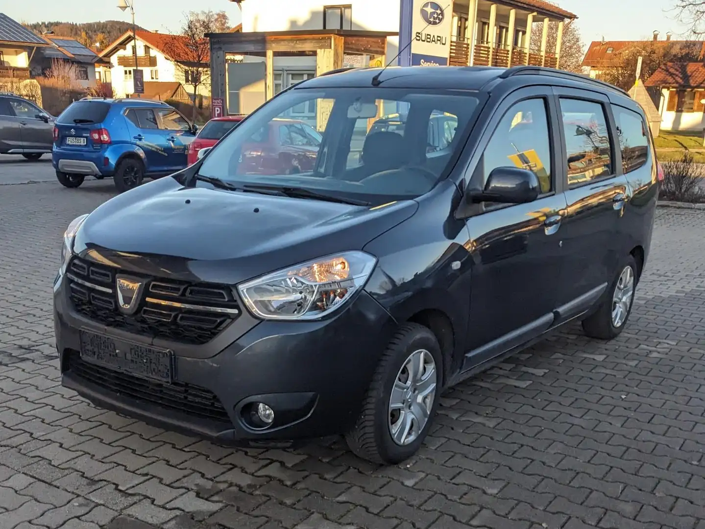 Dacia Lodgy Lodgy SCe 100 Comfort Schwarz - 1