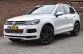 Volkswagen Touareg 3.0 TDI R-line '14 Pano Xenon Leder Clima Cruise Wit - thumbnail 1