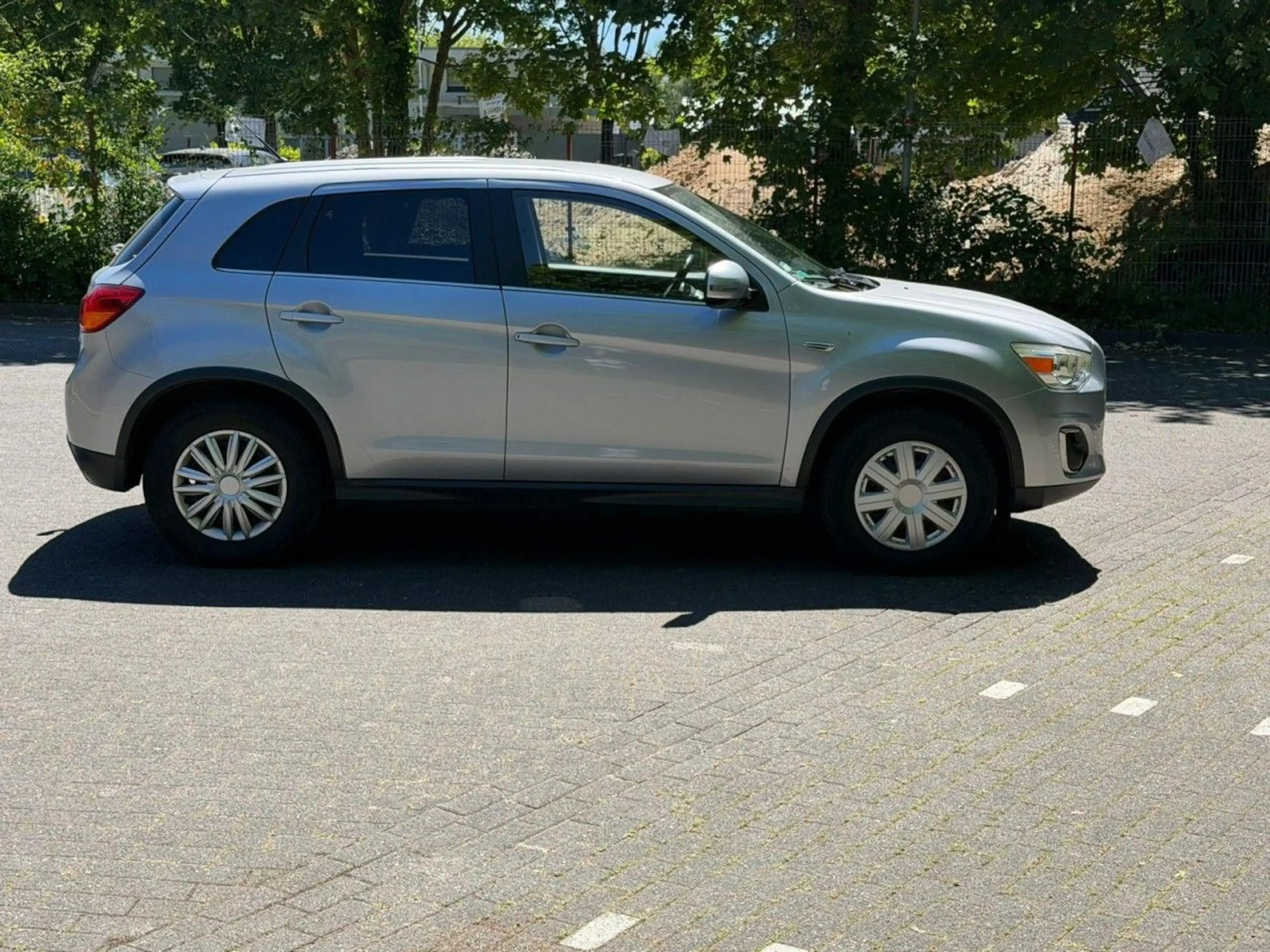 Mitsubishi ASX Plus 4WD Klima Rückfahrkamera Sitzheizung — photo 4