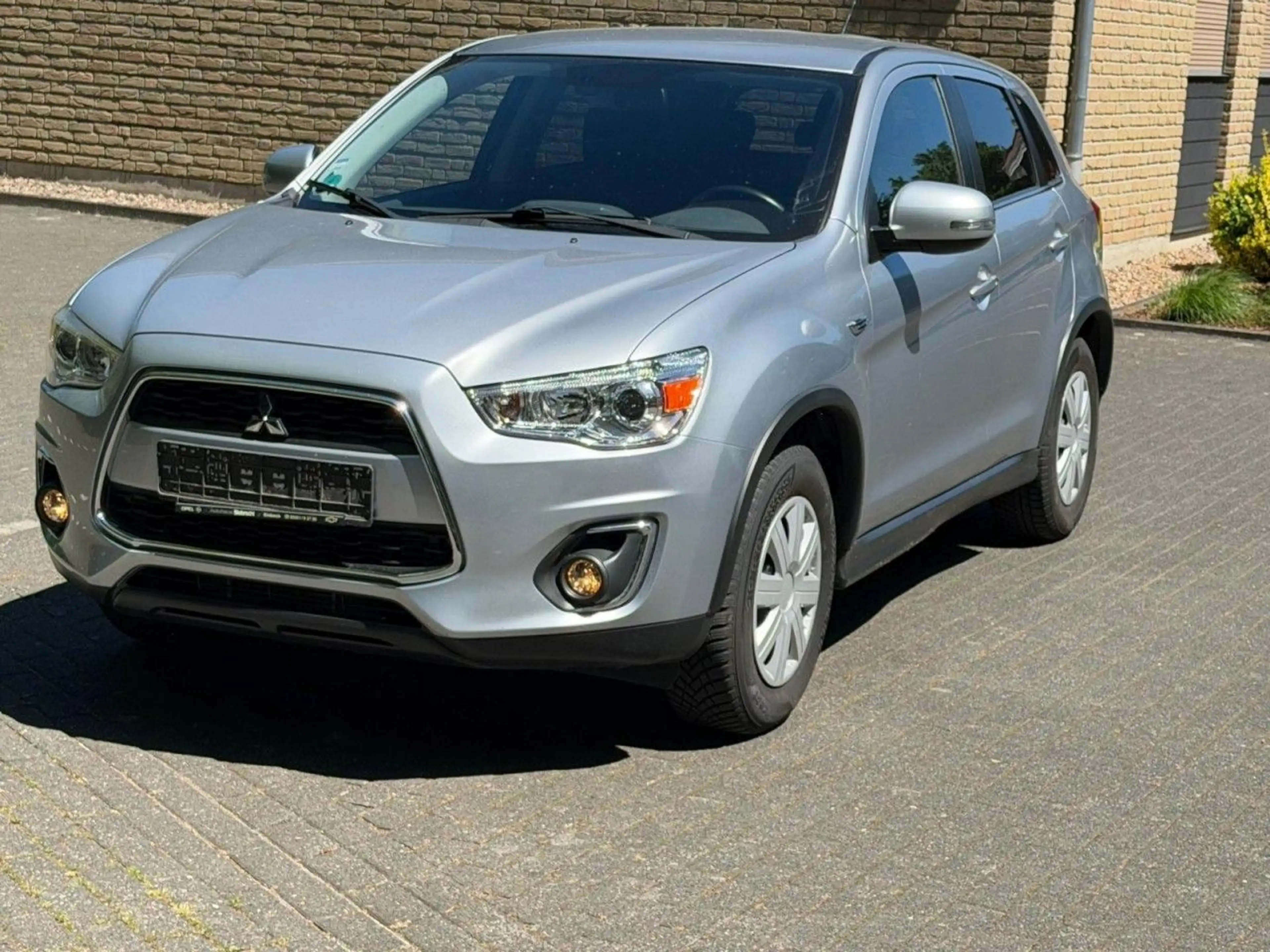 Mitsubishi ASX Plus 4WD Klima Rückfahrkamera Sitzheizung — photo 2
