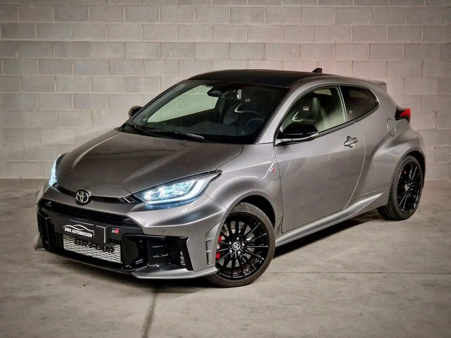Toyota Yaris .GR-FOUR Gris - 1