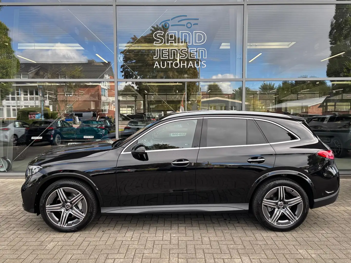 Mercedes-Benz GLC 300 d 4M AMG Line Premium Fahrerass+ AHK Negru - 2