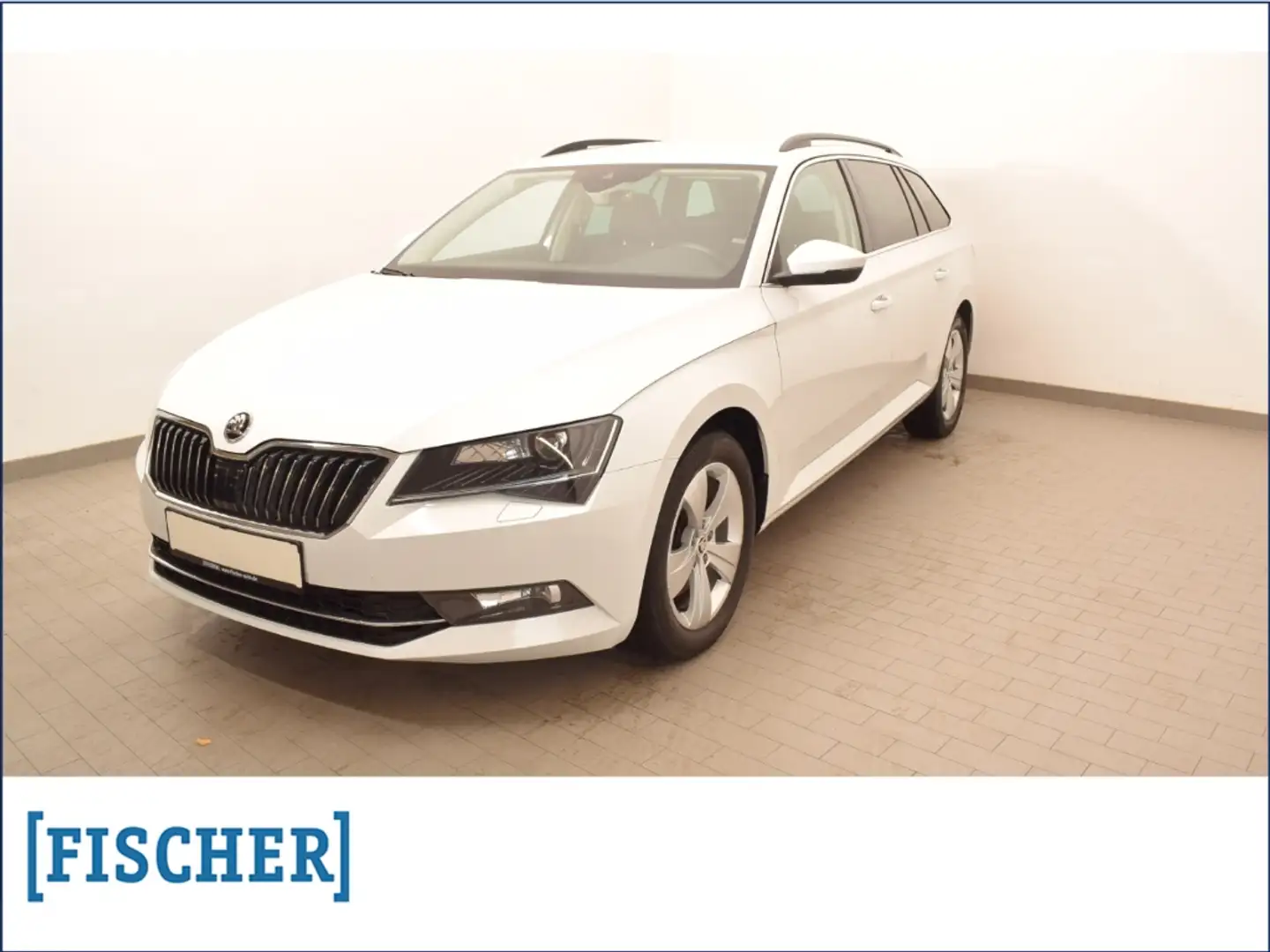 Skoda Superb Combi 2.0TDI 4x4 DSG Ambition Xenon Navi Rear View Wit - 1