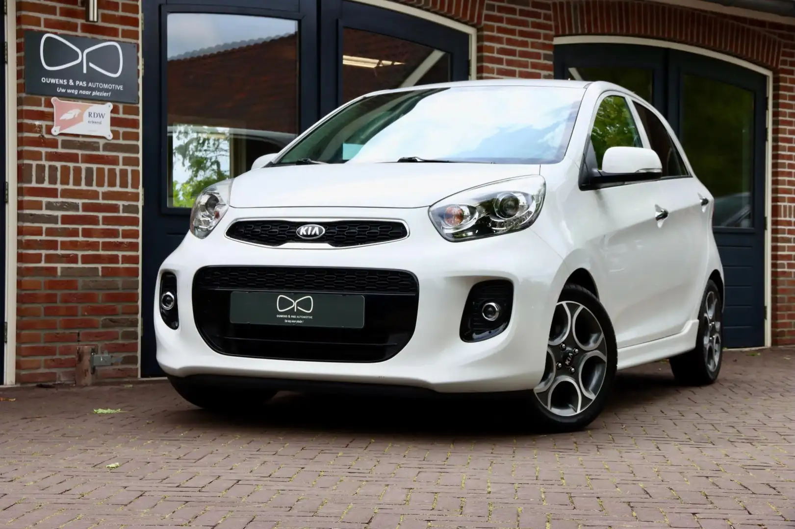 Kia Picanto 1.2 CVVT First Edition | LED | AUTOMAAT | AIRCO | Wit - 1