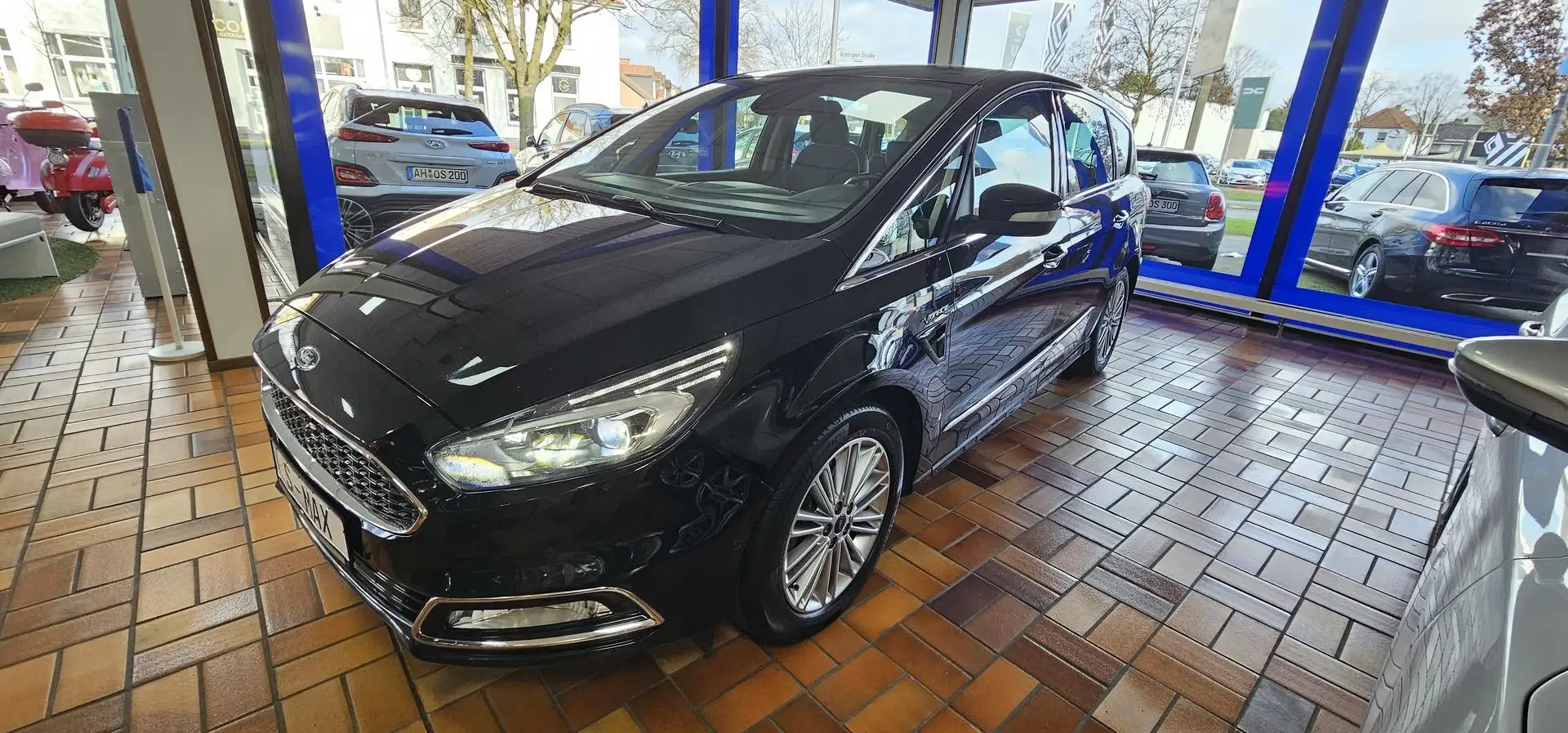 Ford S-Max 2.0 EcoBlue Bi-Turbo Aut. Vignale Navi Camera 177 Noir - 2