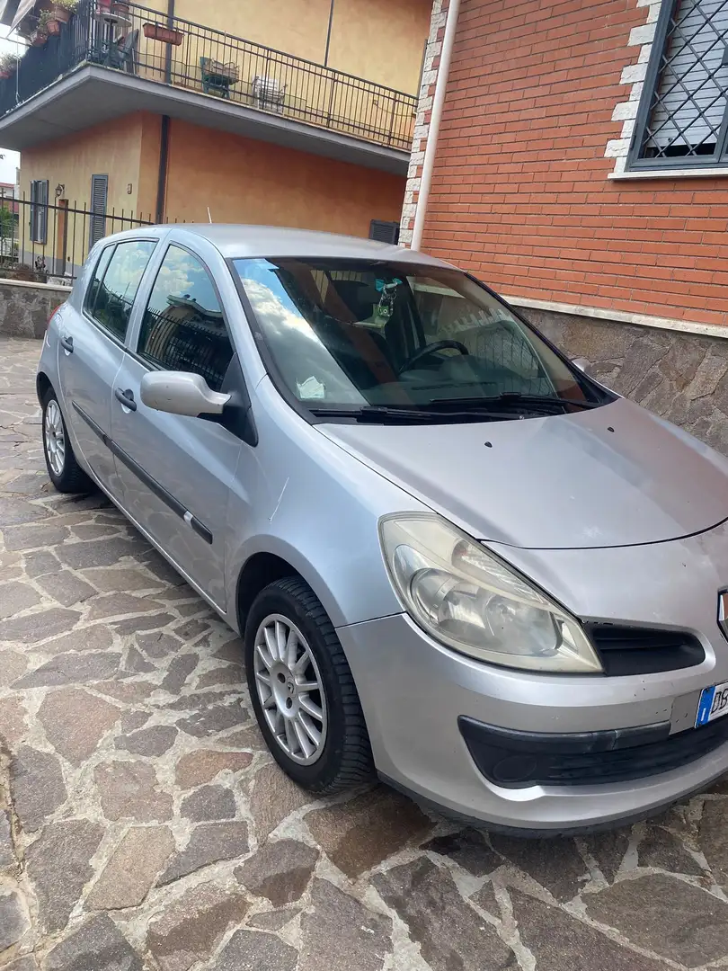Renault Clio Clio III 2005 5p 1.2 16v Confort Argento - 1