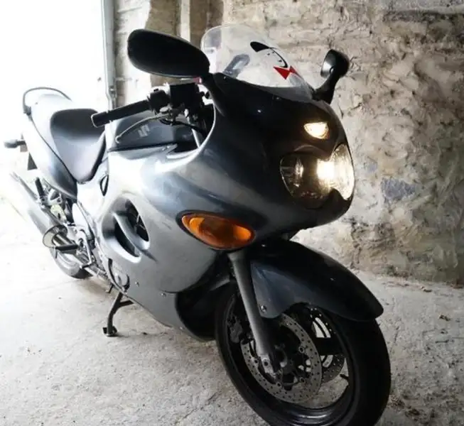Suzuki GSX 750 - foto 5