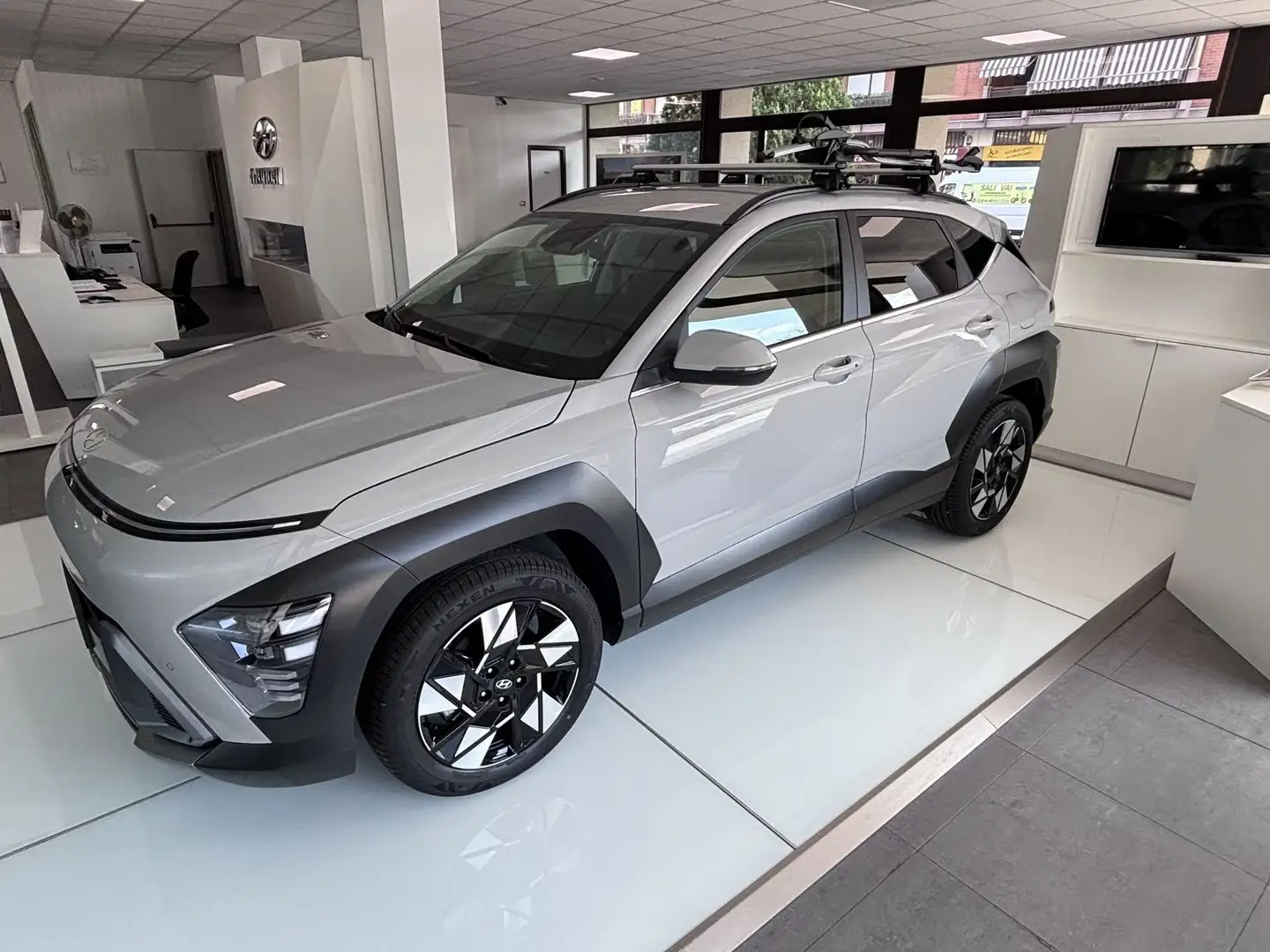 Hyundai KONA 1.0 T-GDI Hybrid 48V iMT Xline Grijs - 2