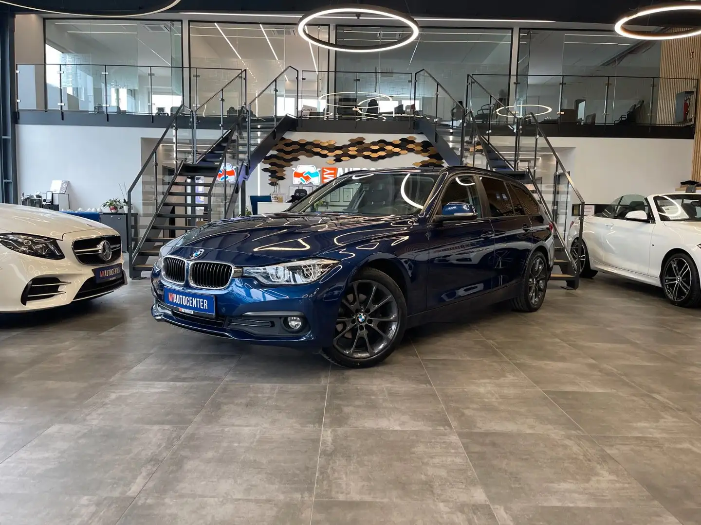 BMW 318 d Touring Aut. *LED*NAVI*KLIMAAUT.*SHZ*HIFI* Blau - 1