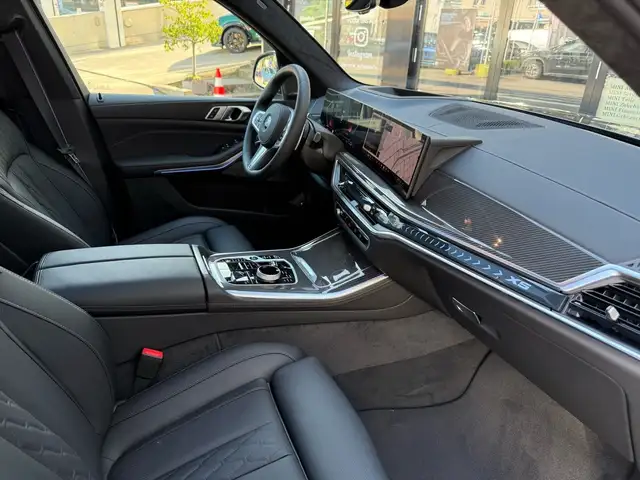 BMW X5 view 4