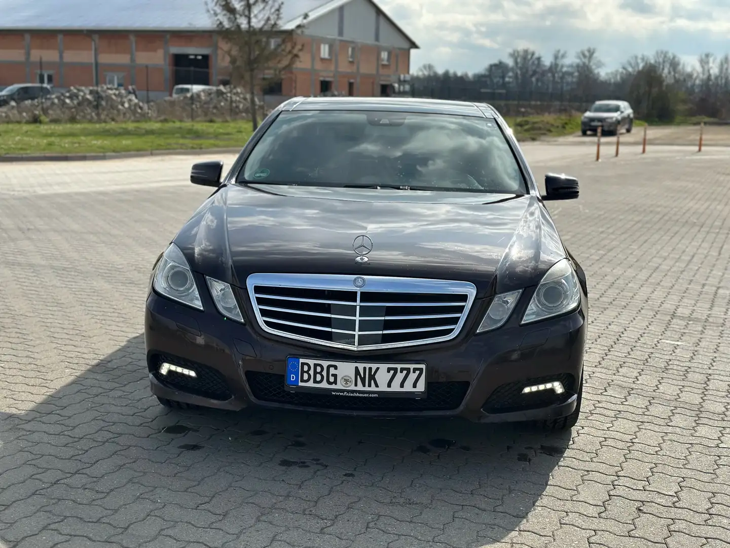 Mercedes-Benz E 250 CDI DPF BlueEFFICIENCY Automatik Avantgarde Paars - 2