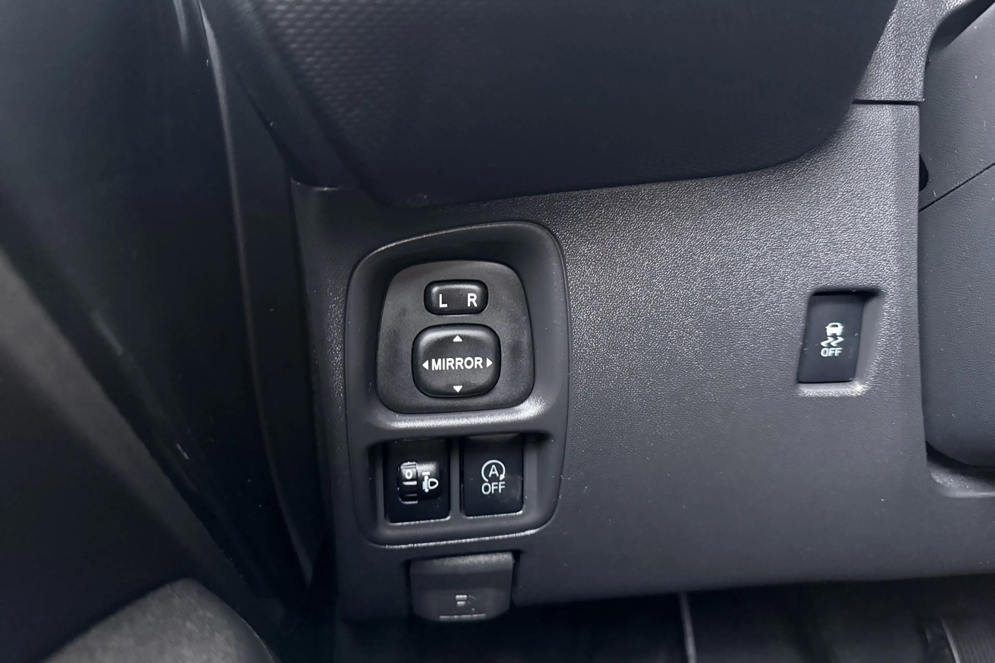 Citroen C1 1.0 VTi Pack Comfort Bluetooth LED DAB — photo 16