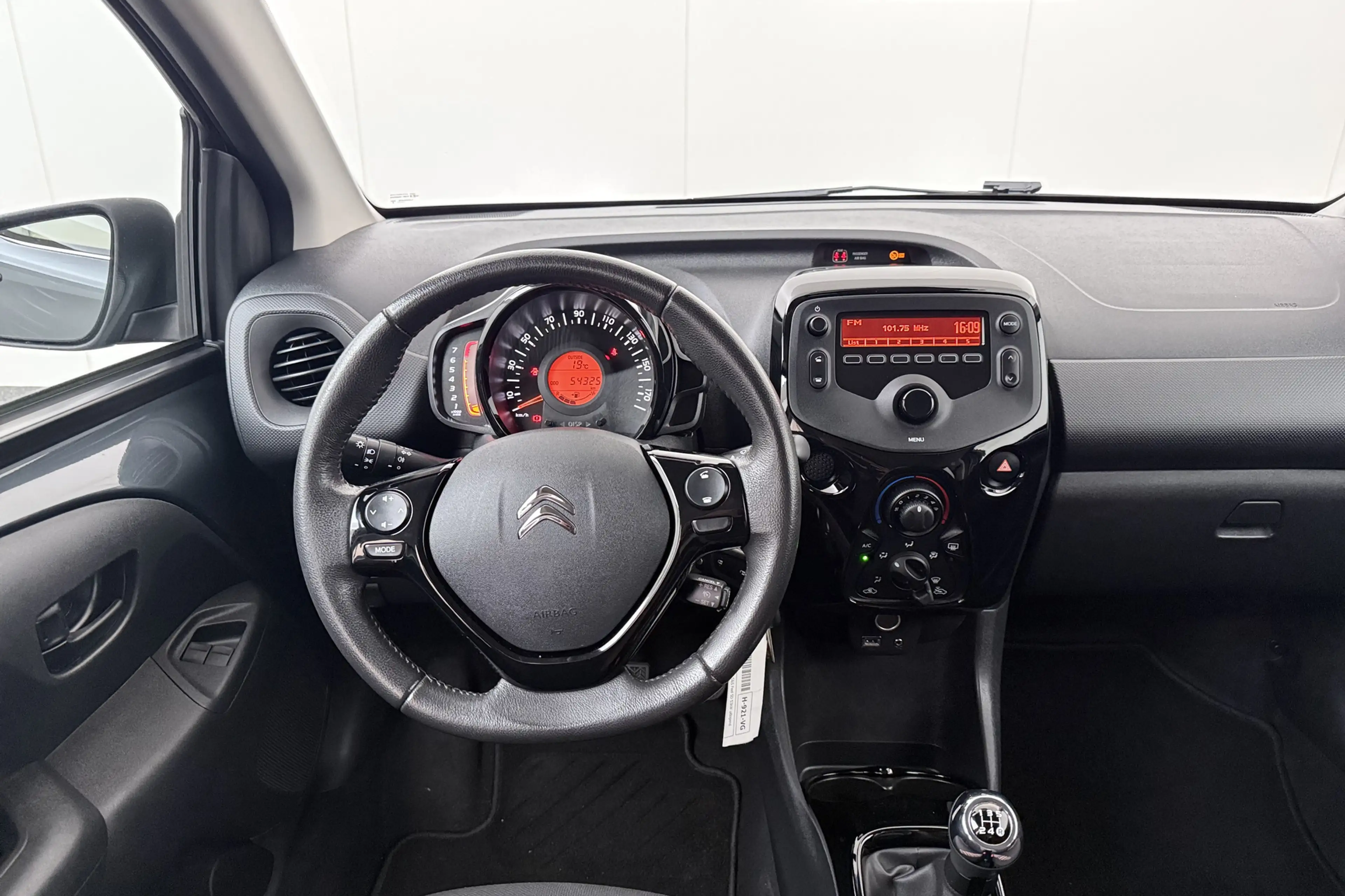 Citroen C1 1.0 VTi Pack Comfort Bluetooth LED DAB — photo 8