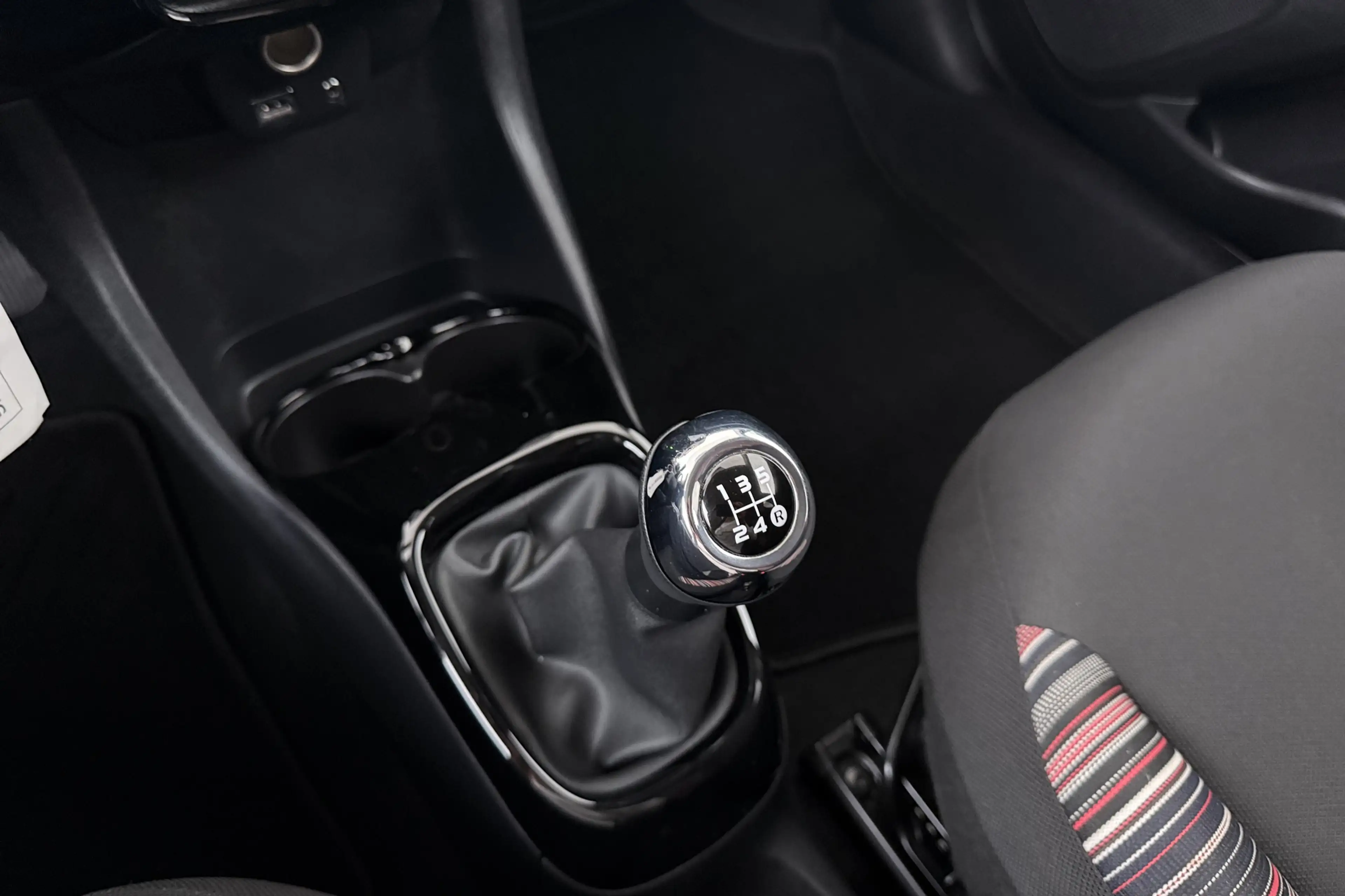 Citroen C1 1.0 VTi Pack Comfort Bluetooth LED DAB — photo 25