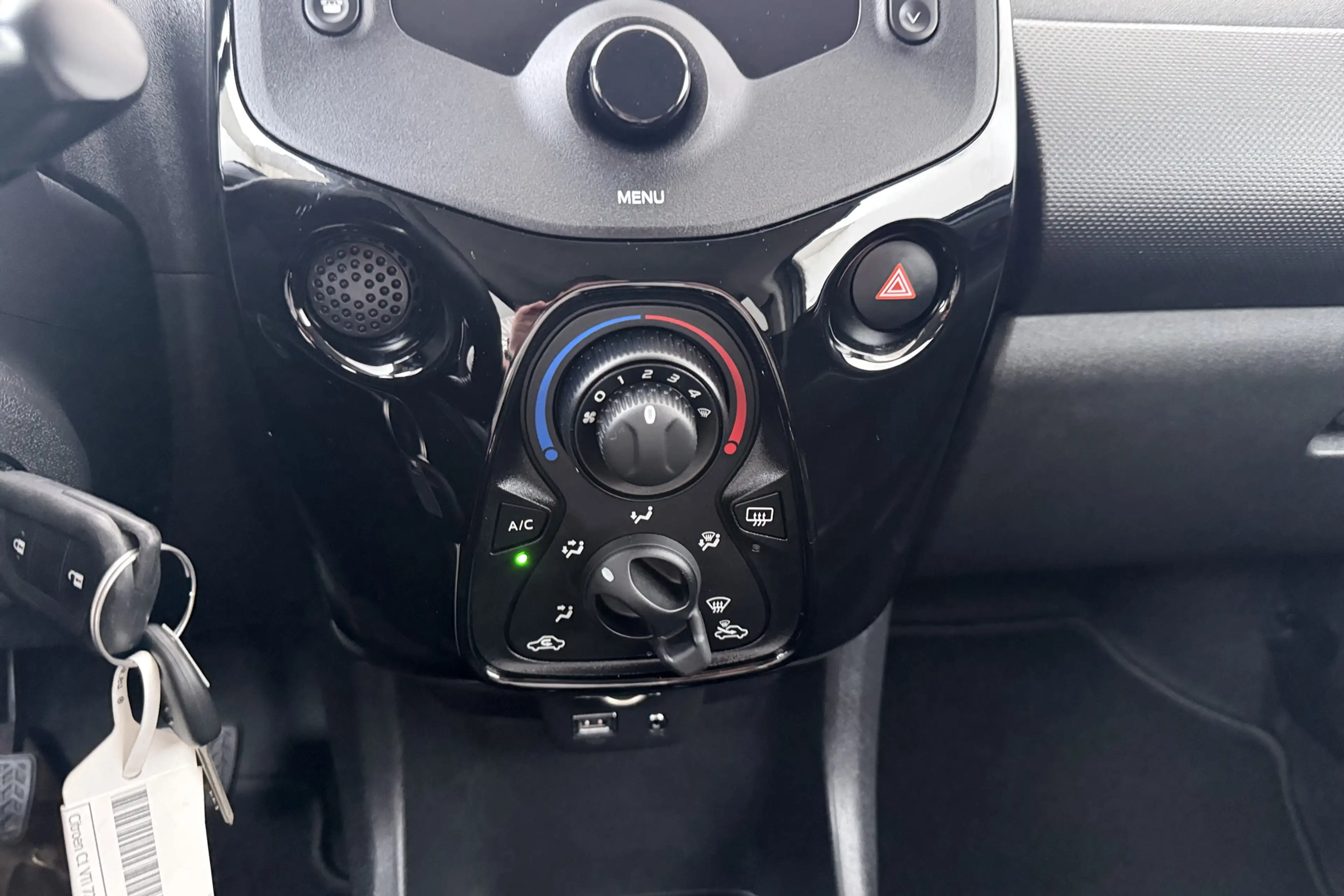 Citroen C1 1.0 VTi Pack Comfort Bluetooth LED DAB — photo 24