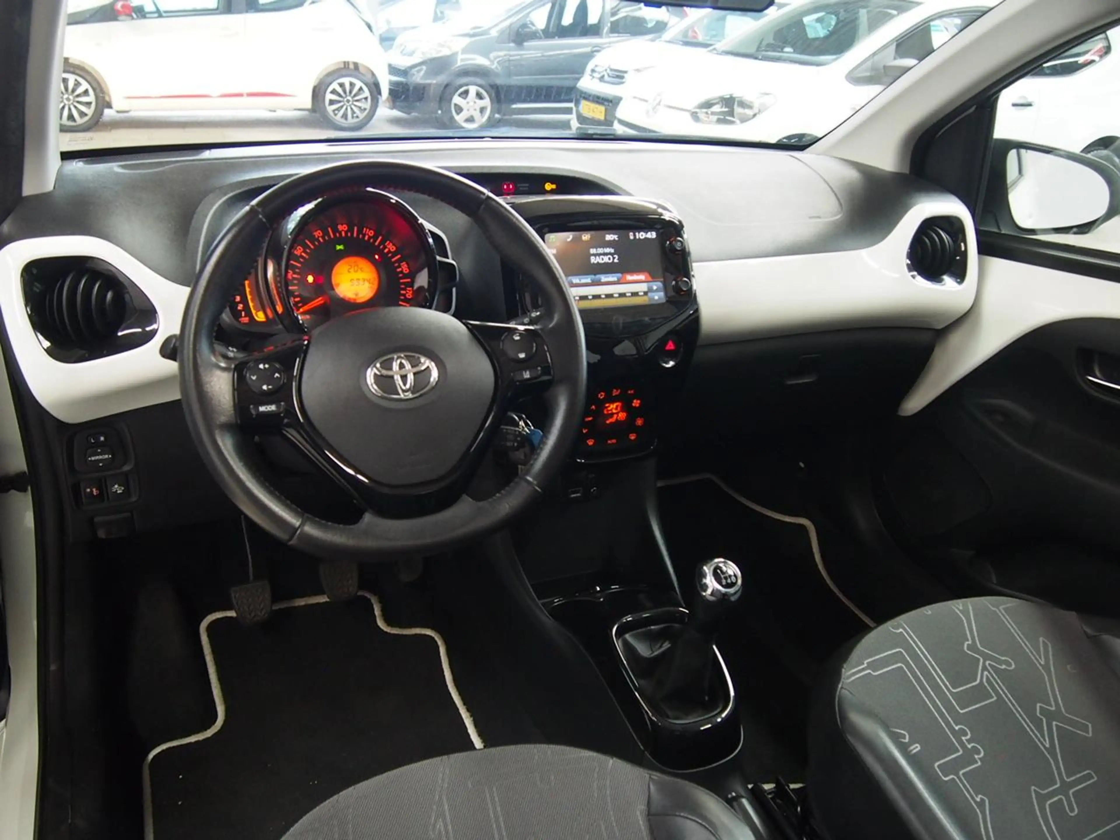 Toyota Aygo 1.0 VVT-i x-wave Camera Sunroof (APK:Nieuw) Incl.G — photo 6
