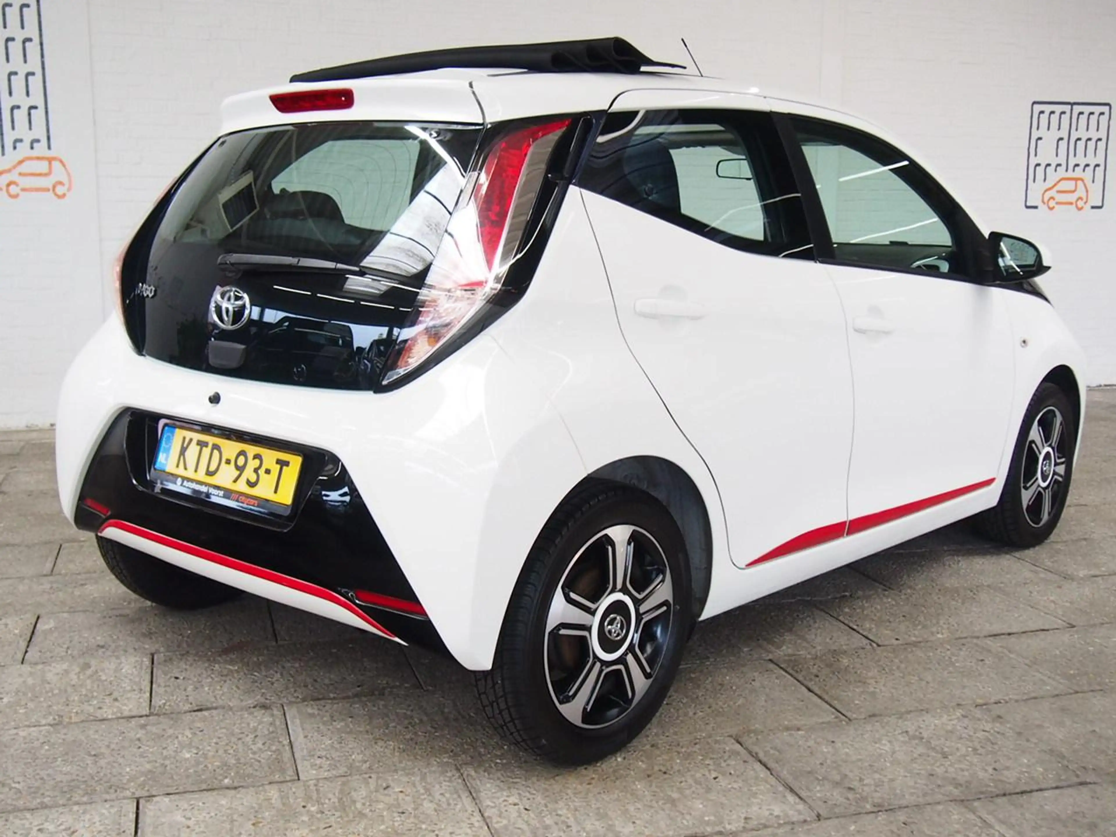 Toyota Aygo 1.0 VVT-i x-wave Camera Sunroof (APK:Nieuw) Incl.G — photo 2