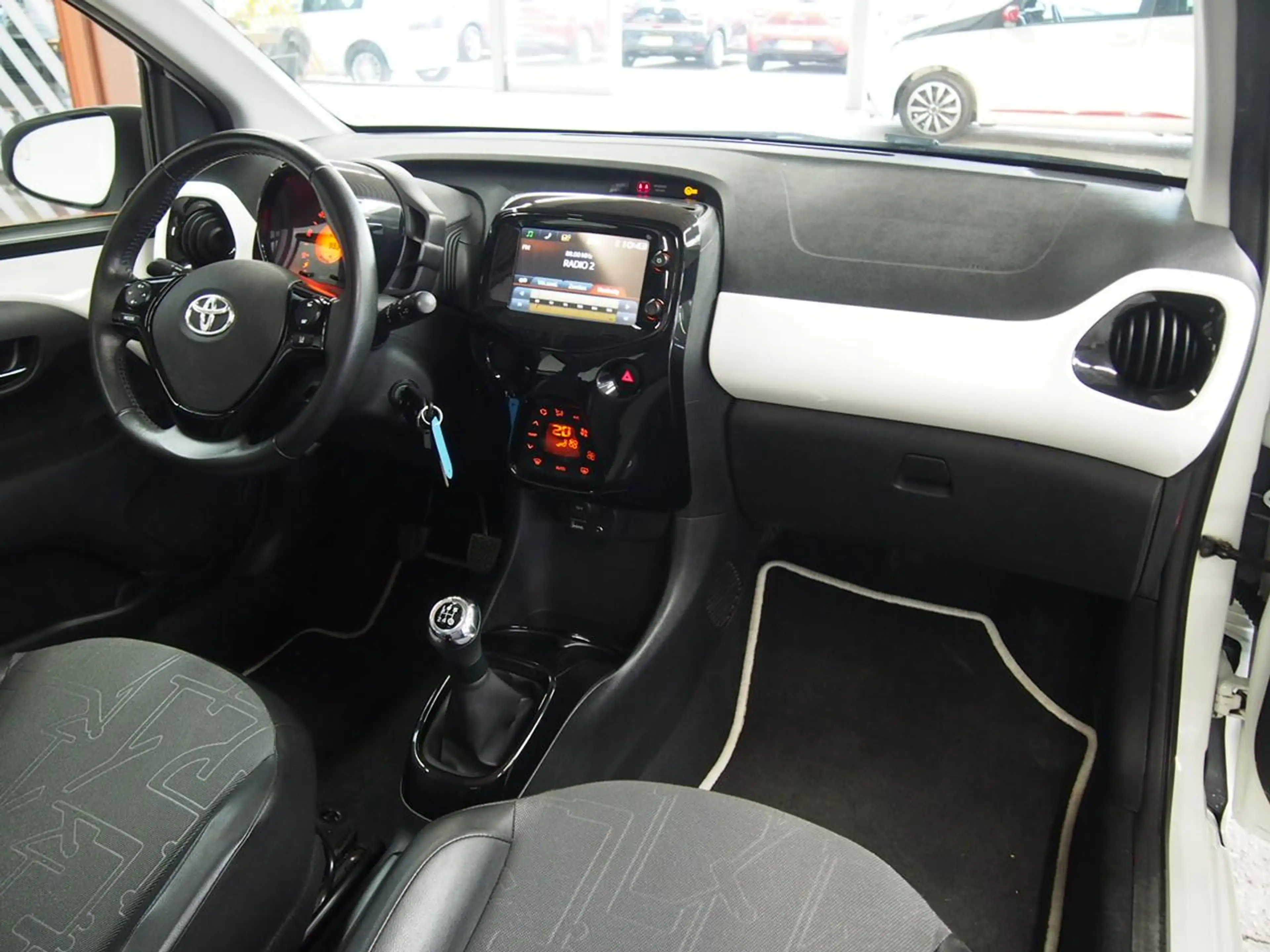Toyota Aygo 1.0 VVT-i x-wave Camera Sunroof (APK:Nieuw) Incl.G — photo 8