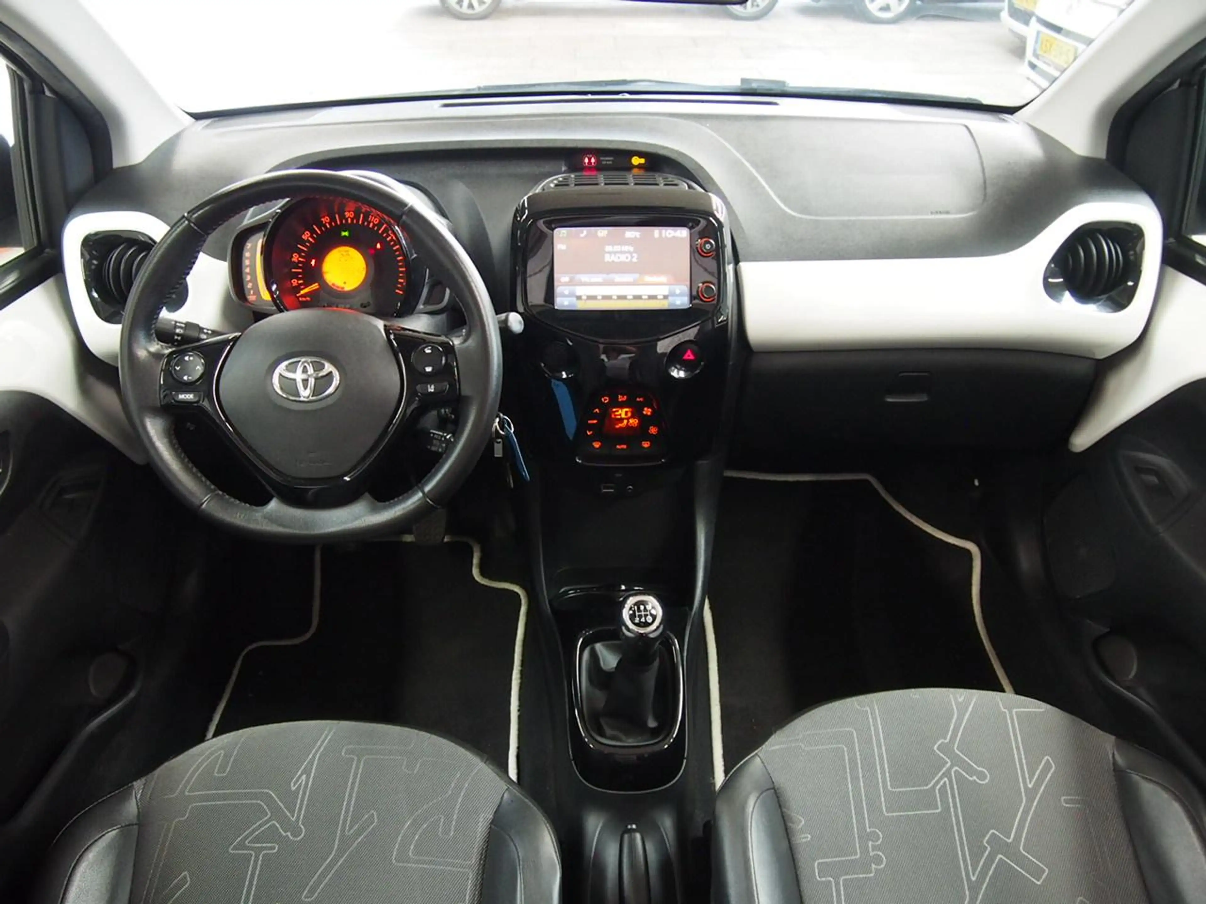 Toyota Aygo 1.0 VVT-i x-wave Camera Sunroof (APK:Nieuw) Incl.G — photo 7