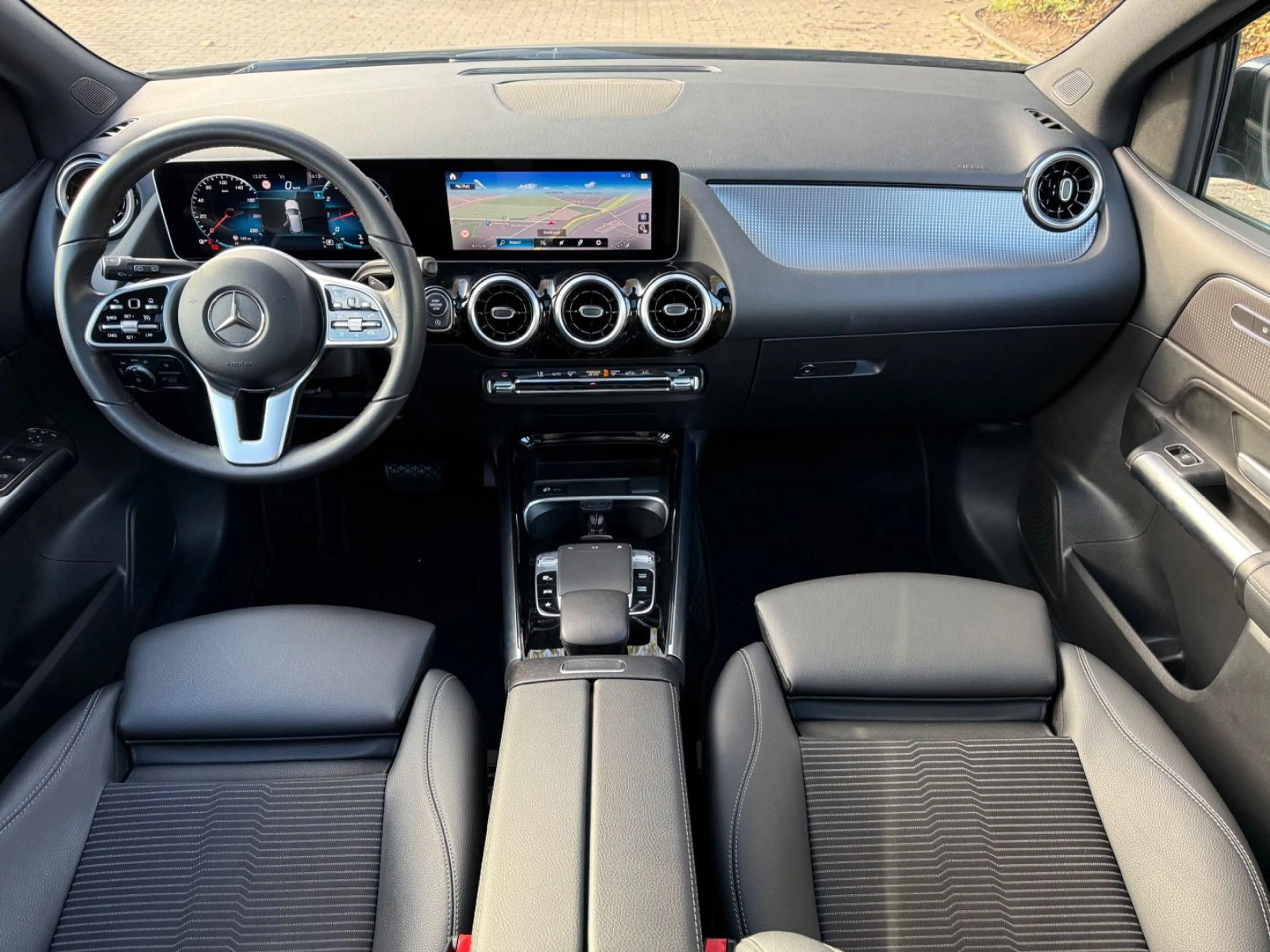 Mercedes-Benz B 250 *PANO*AHK*LED*17ZOLL*49TKM* — photo 13