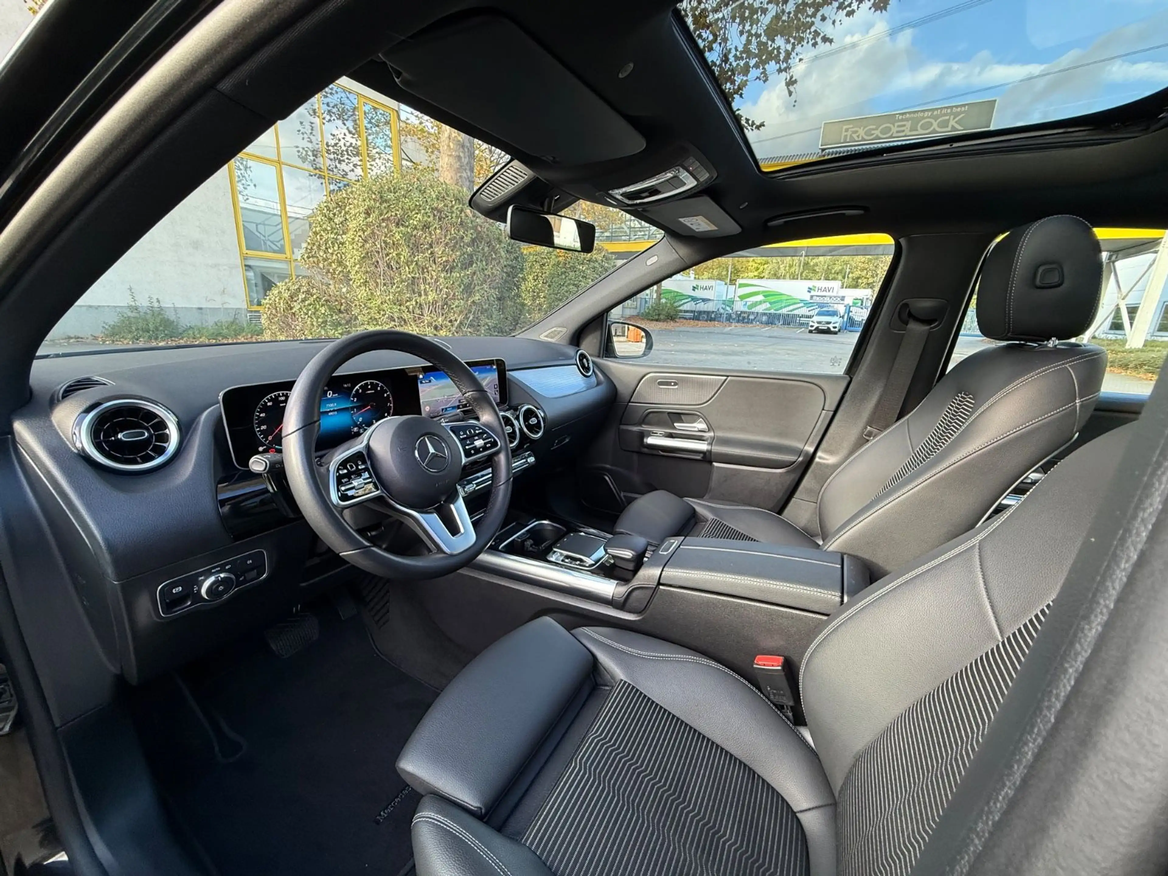Mercedes-Benz B 250 *PANO*AHK*LED*17ZOLL*49TKM* — photo 11