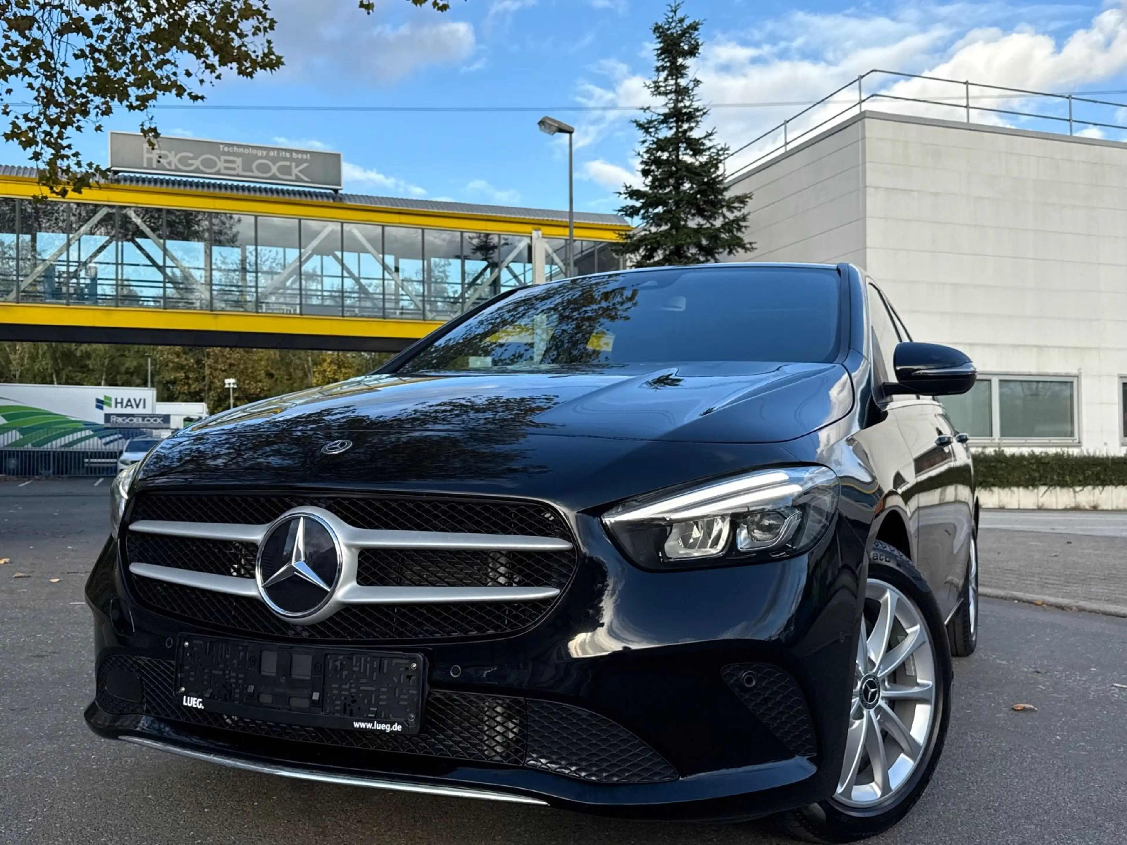 Mercedes-Benz B 250 *PANO*AHK*LED*17ZOLL*49TKM* — photo 2